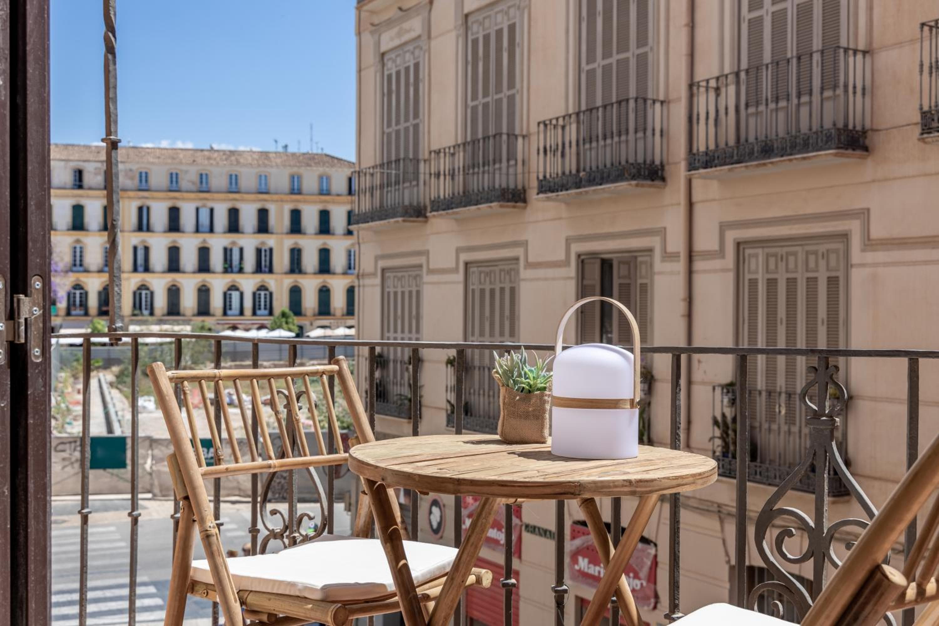 Apartamentos Líbere Málaga la Merced — 3