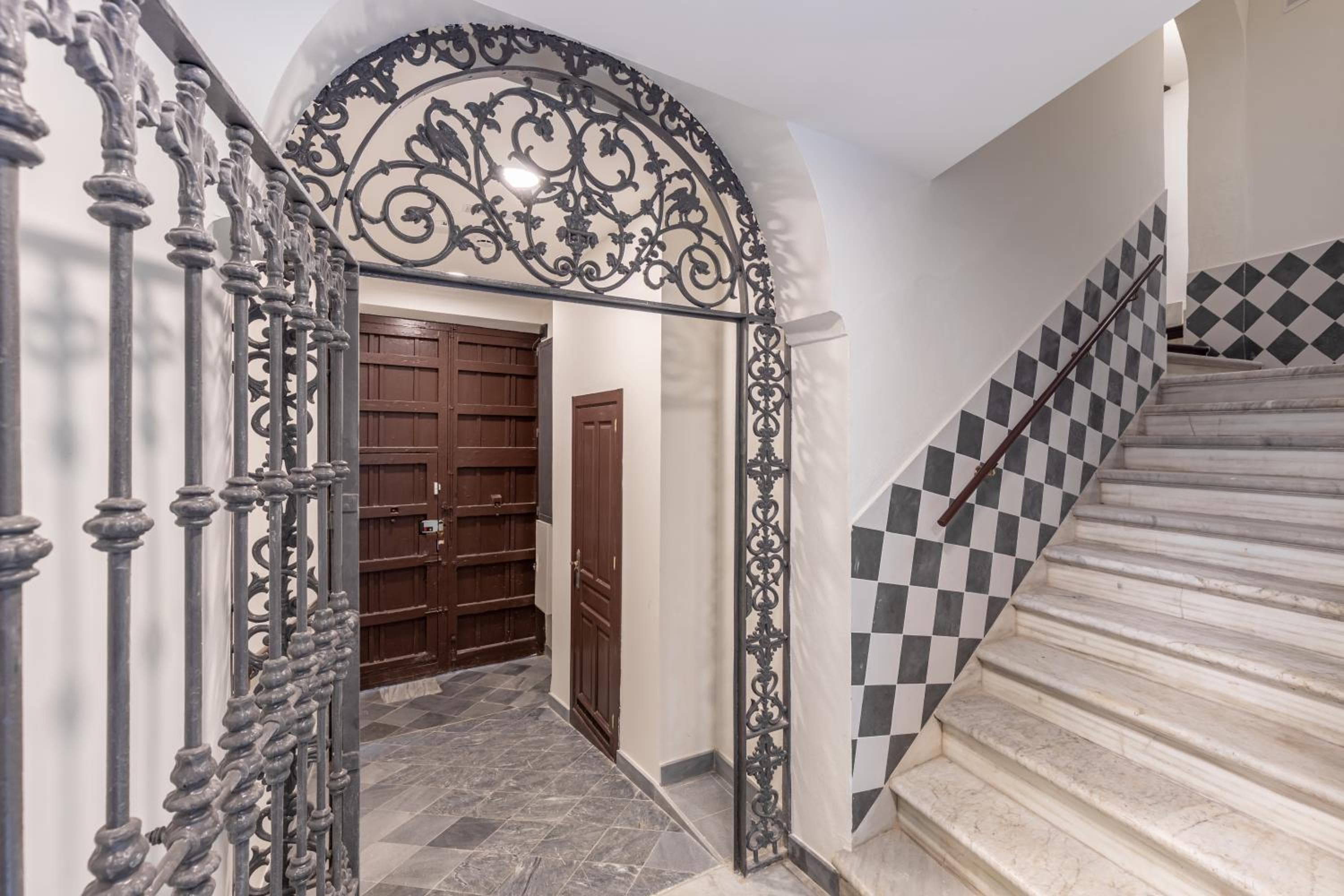 Apartamentos Líbere Málaga la Merced — 2