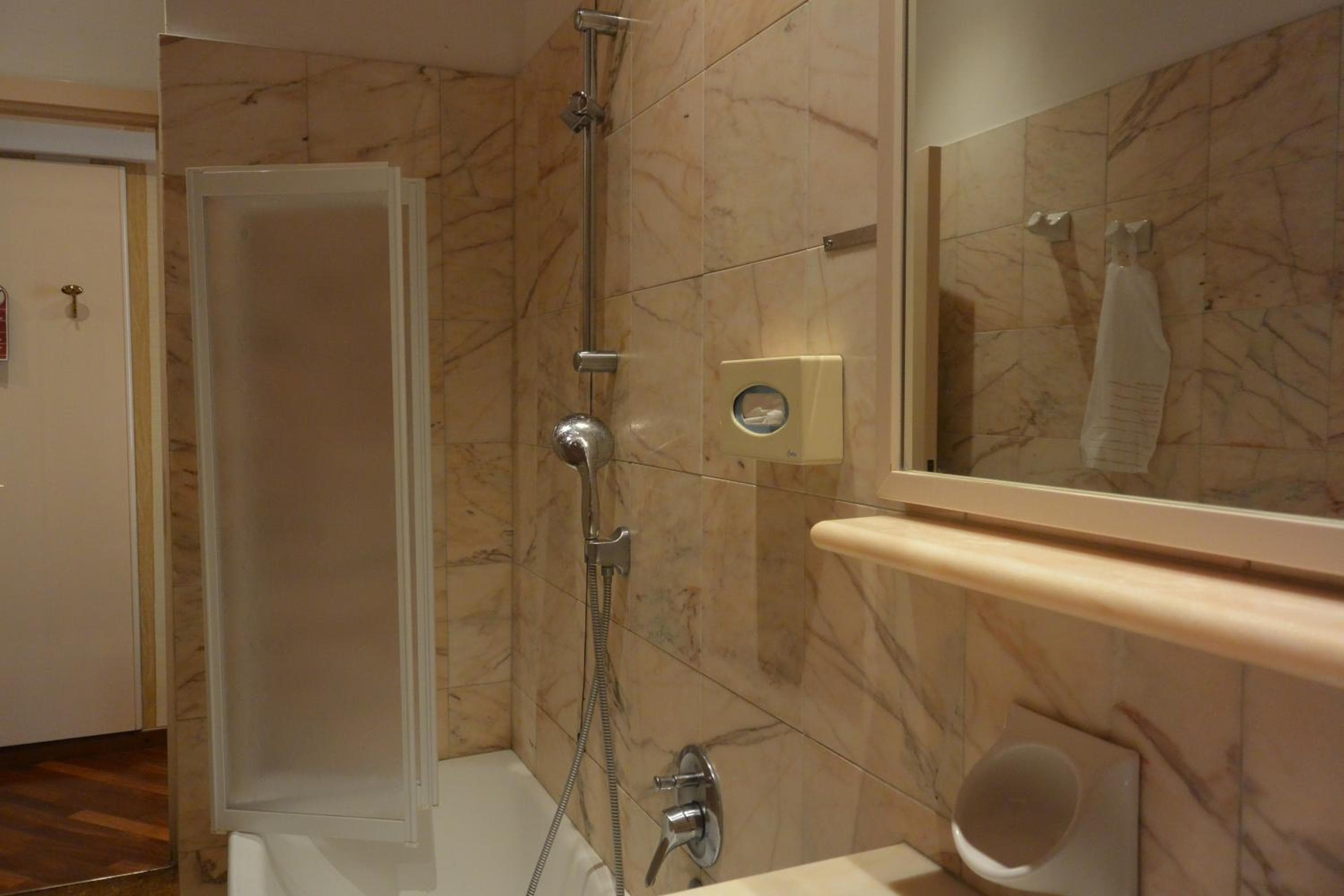 Hotel Metrò — 11