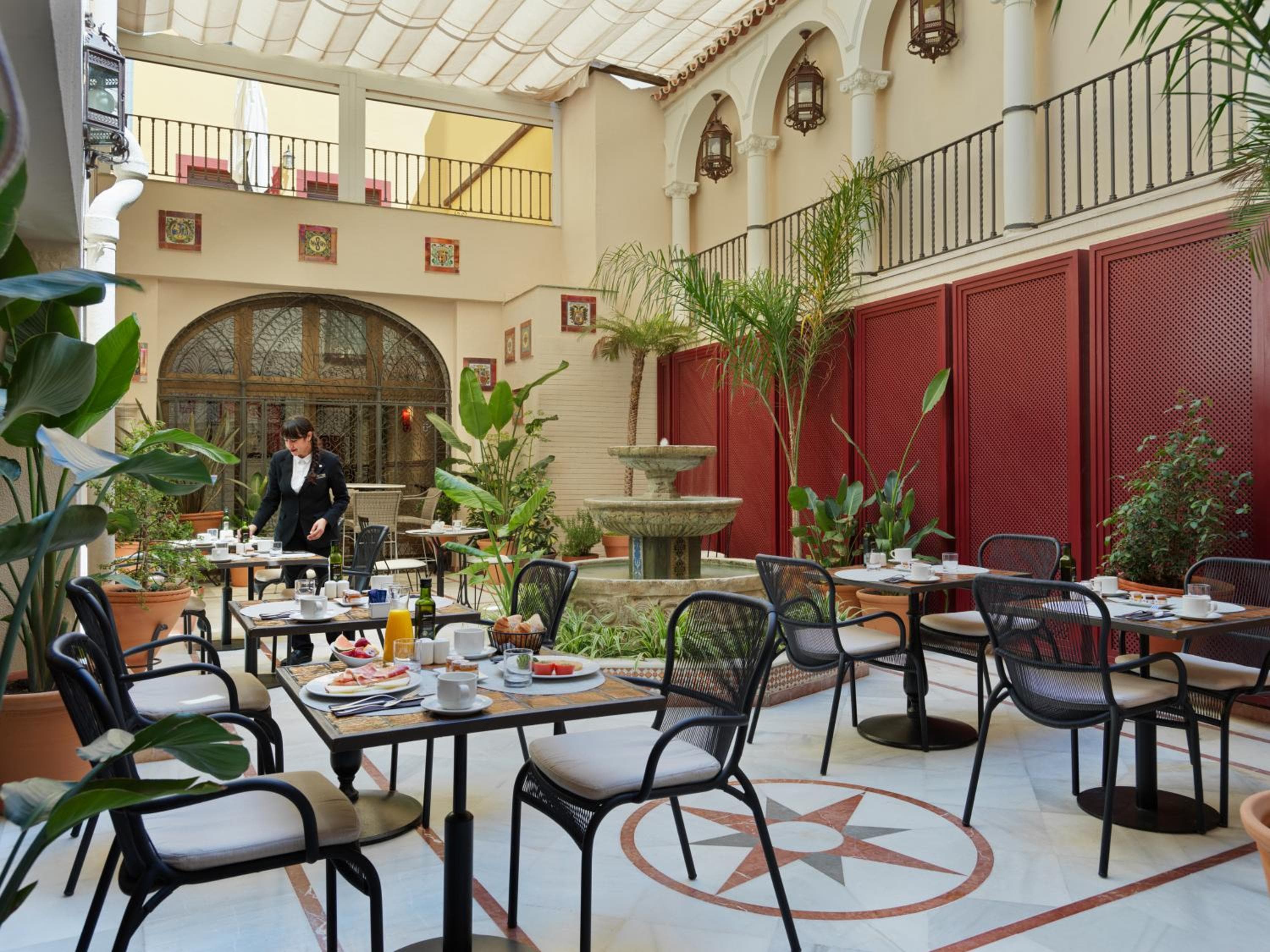 H10 Corregidor Boutique Hotel — 10
