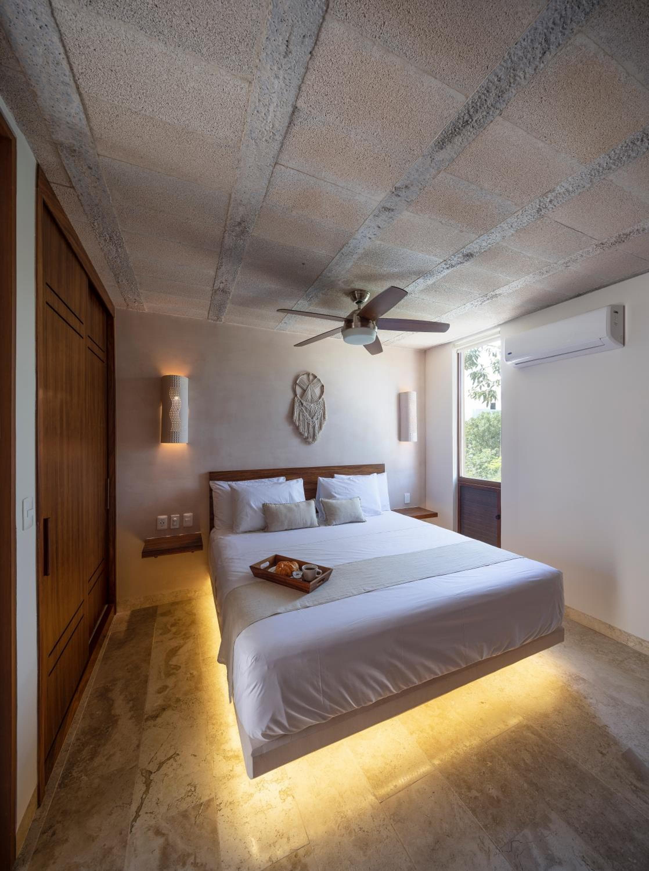 Kiki Tulum — 2