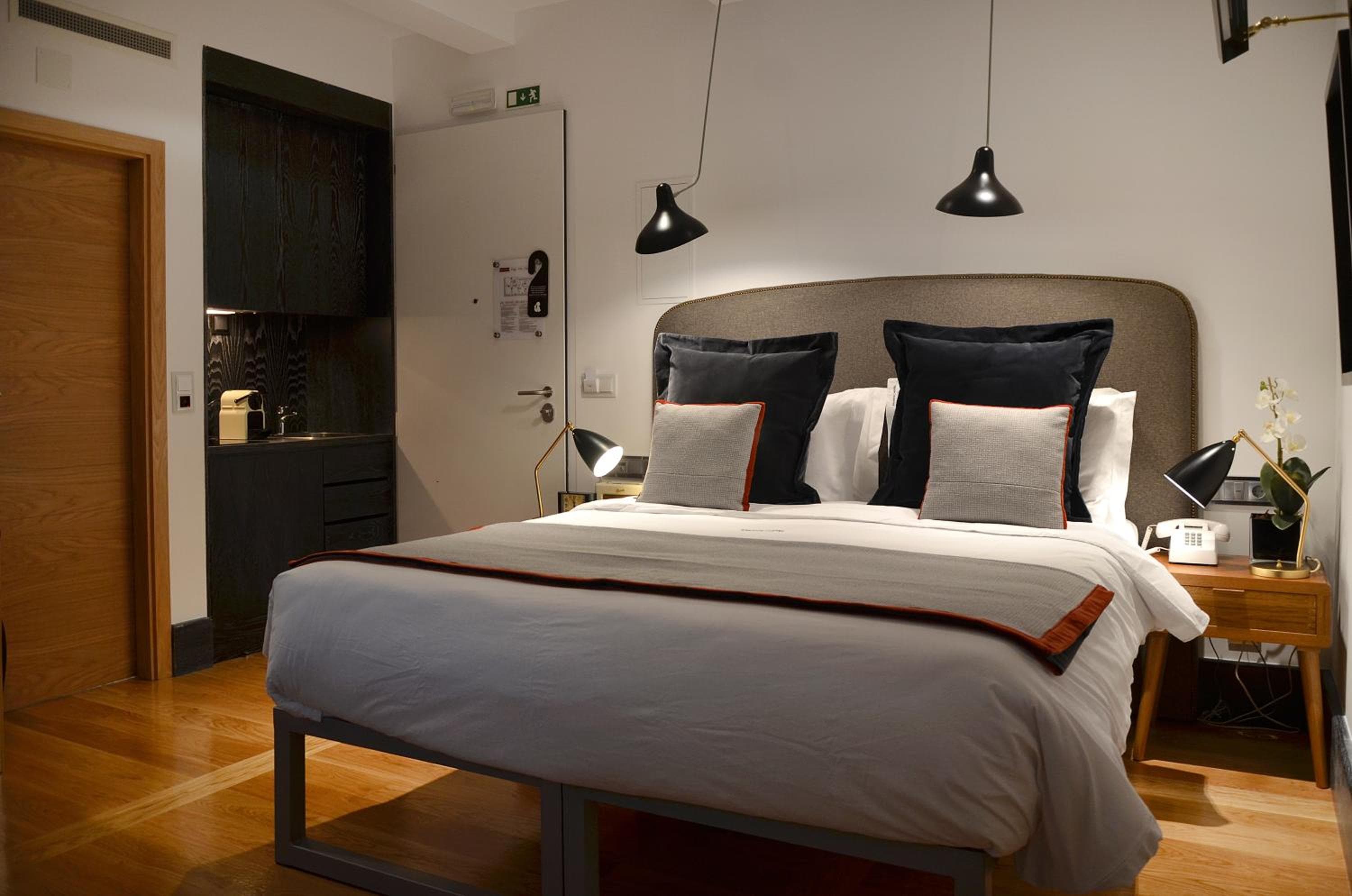 Browns Central Hotel — 24