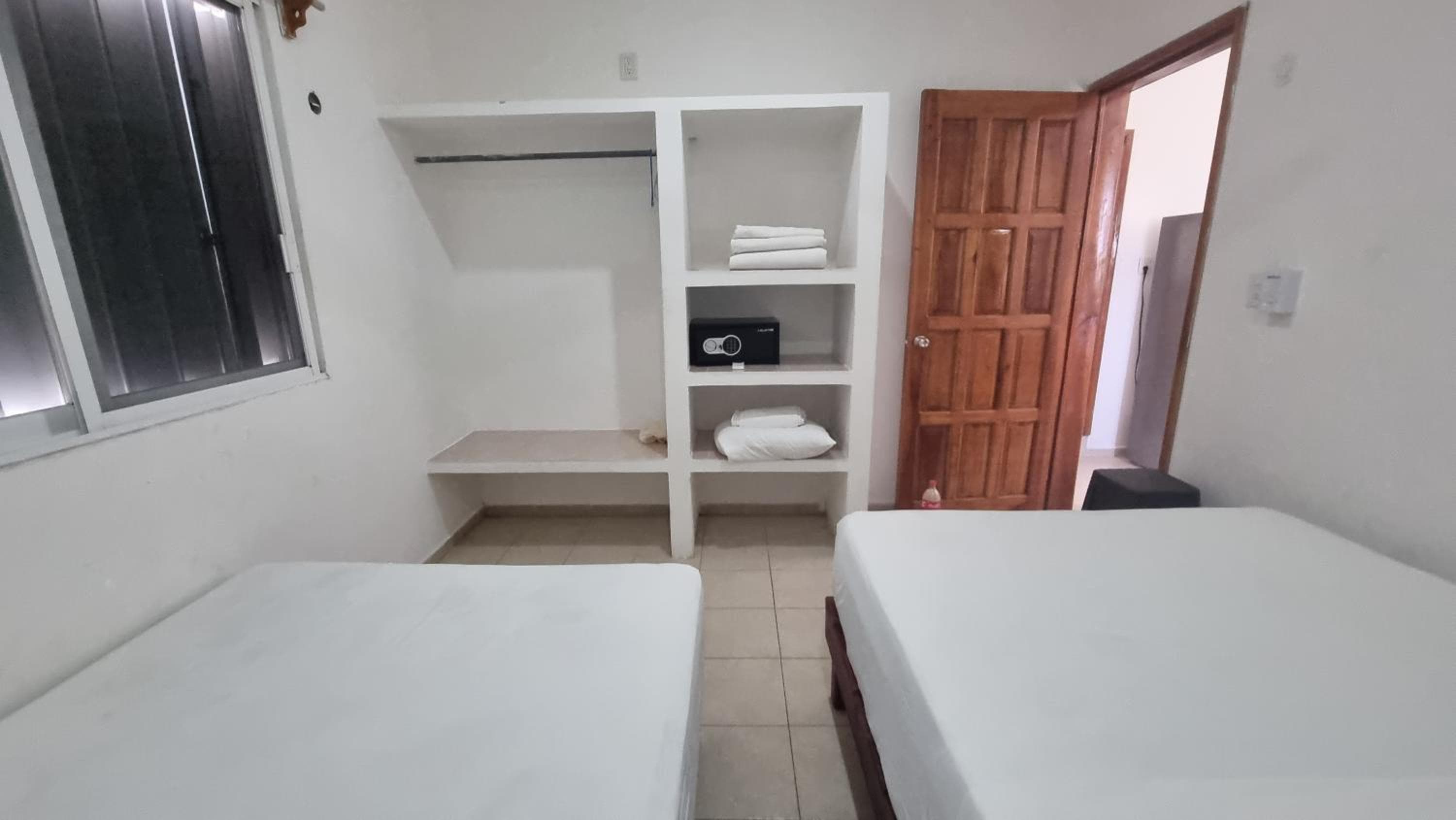 A una calle del ado 5ta avenida — 25