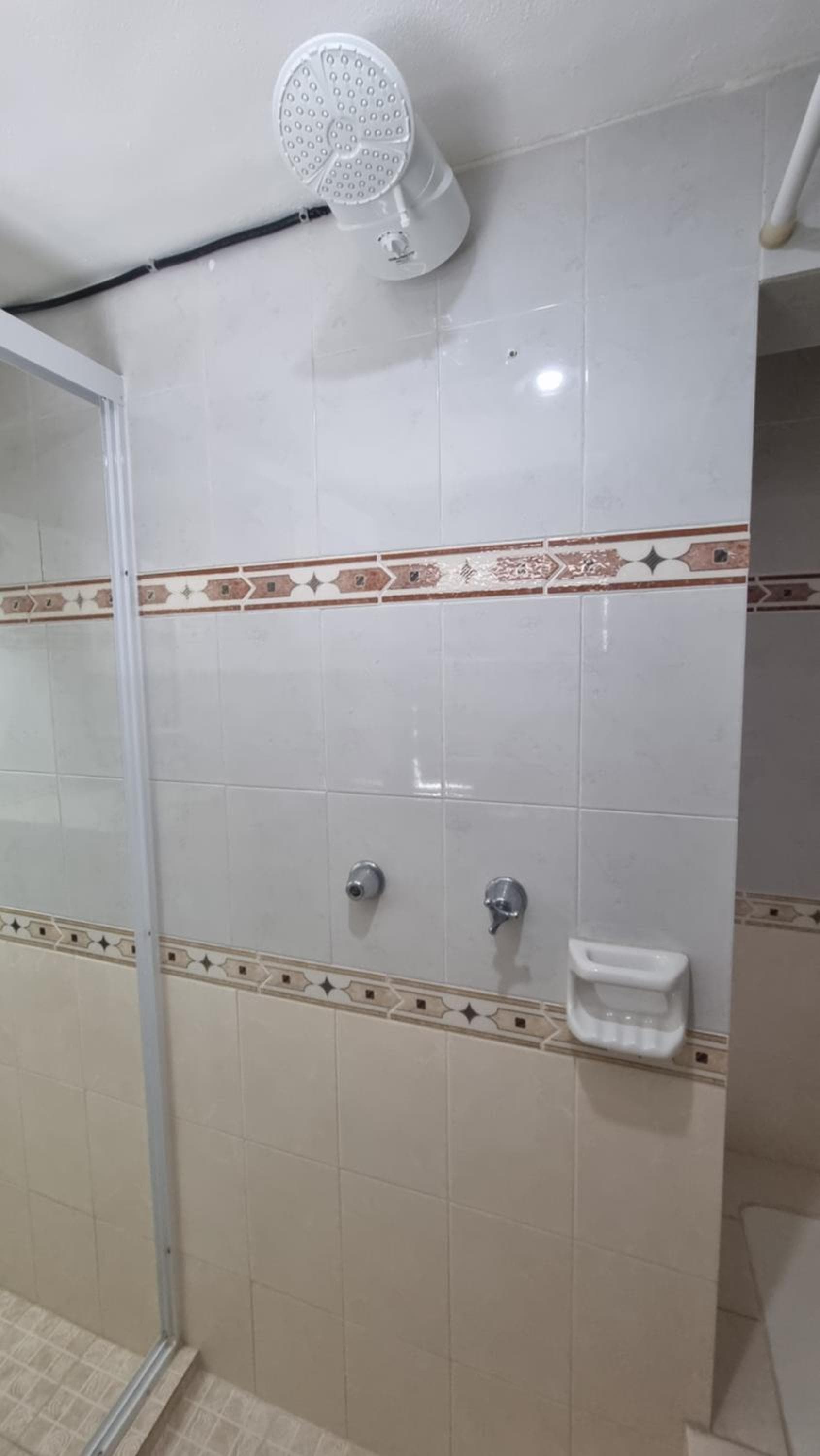 A una calle del ado 5ta avenida — 16