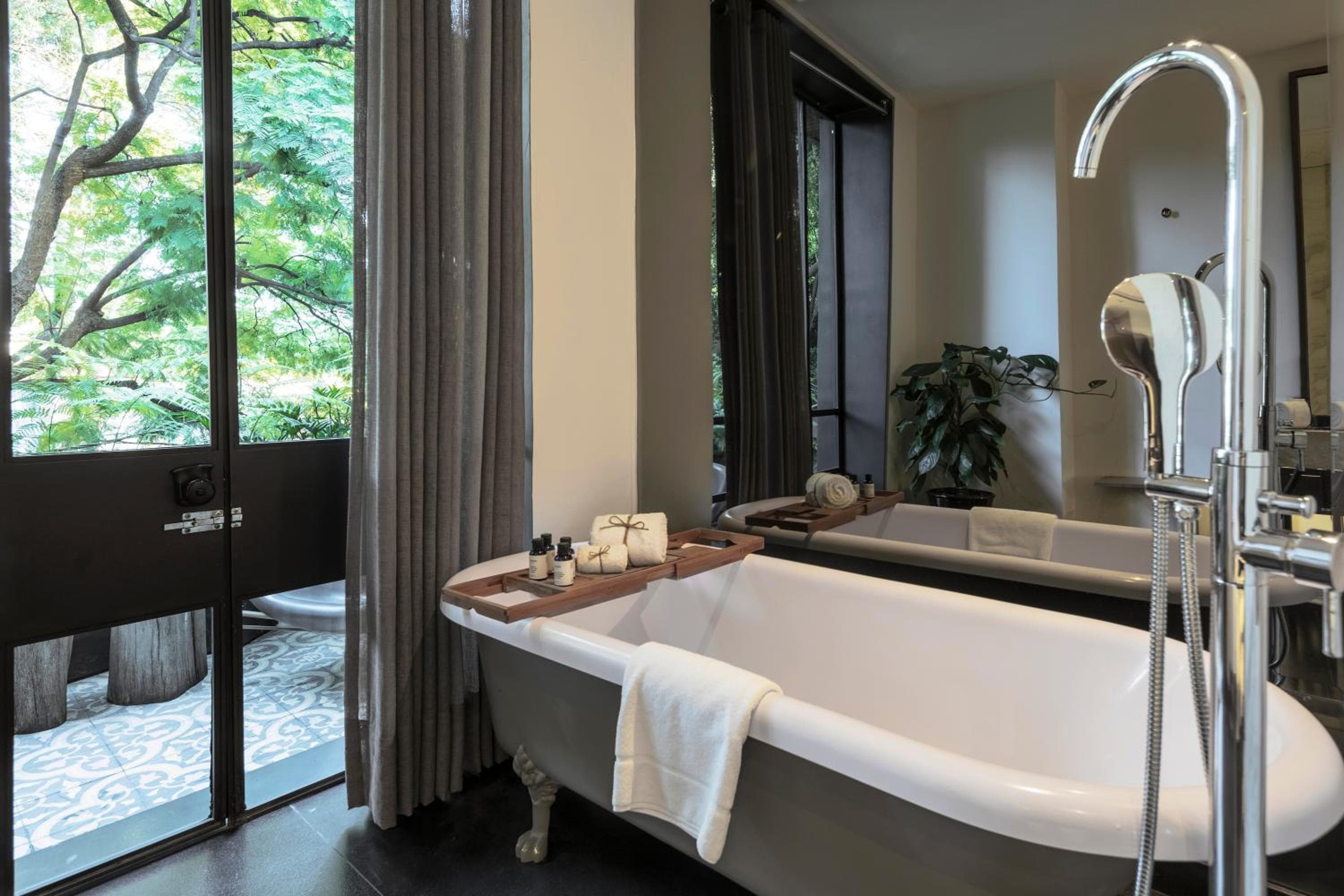 Brick Hotel Mexico City - Small Luxury Hotels of the World — 25