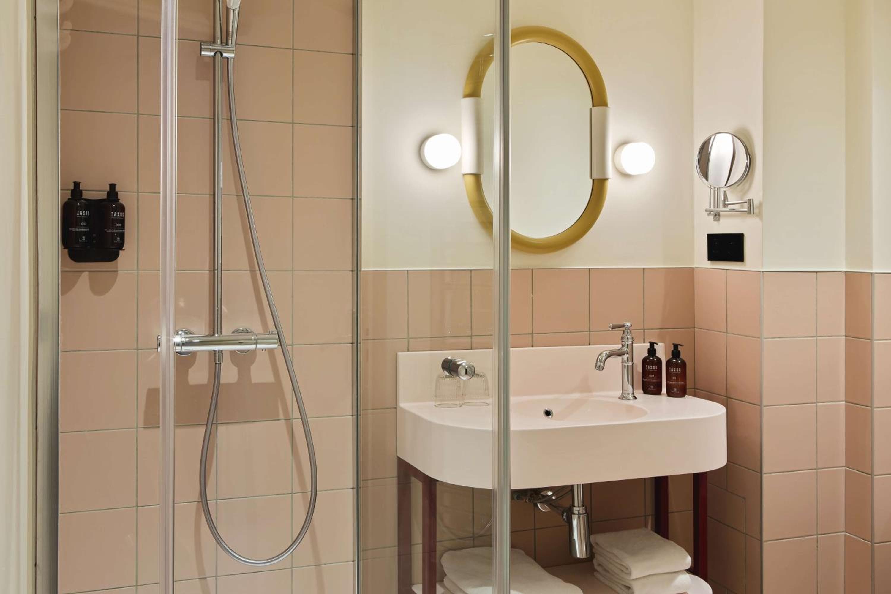 Albergo Mercedes — 24