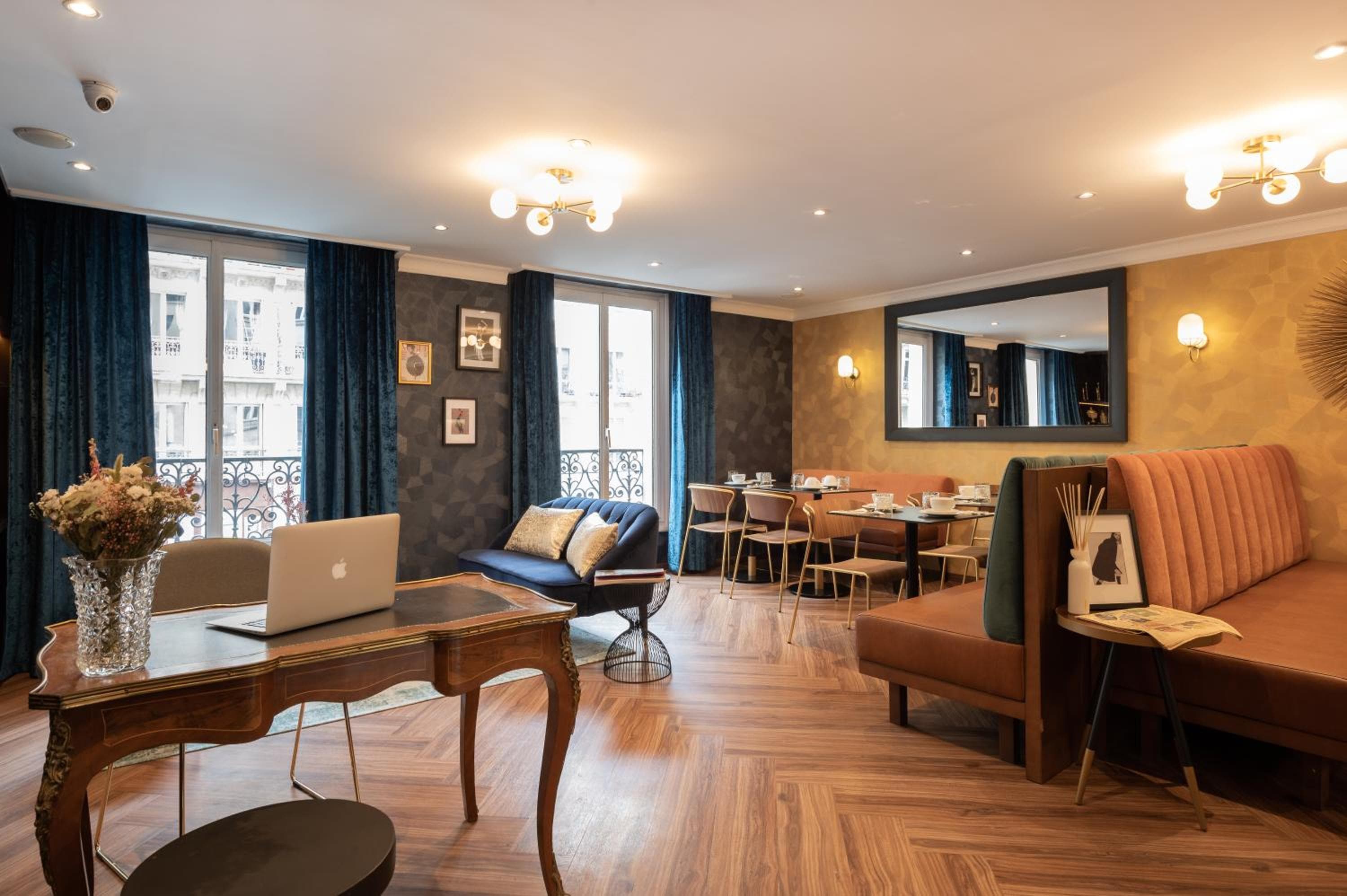 Royal Saint Germain — 10