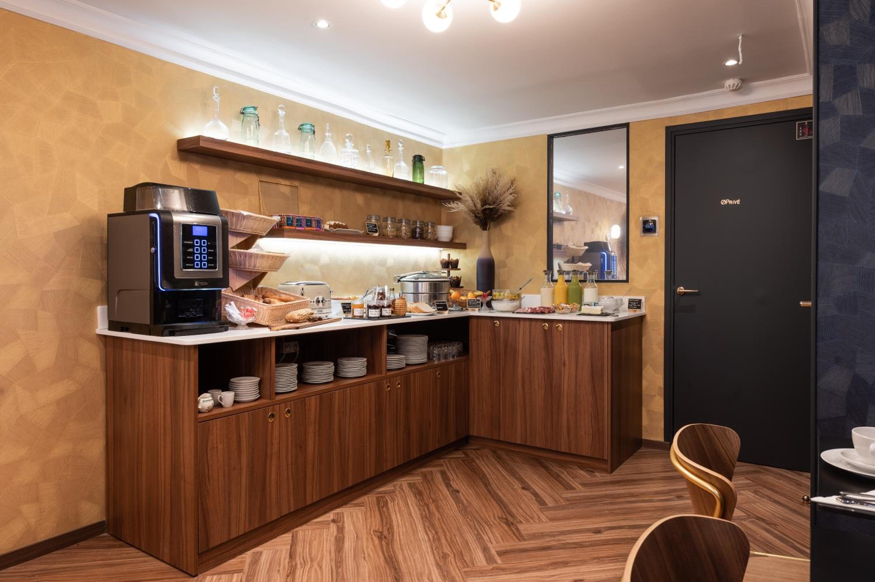 Hotel Royal Saint Germain — 18