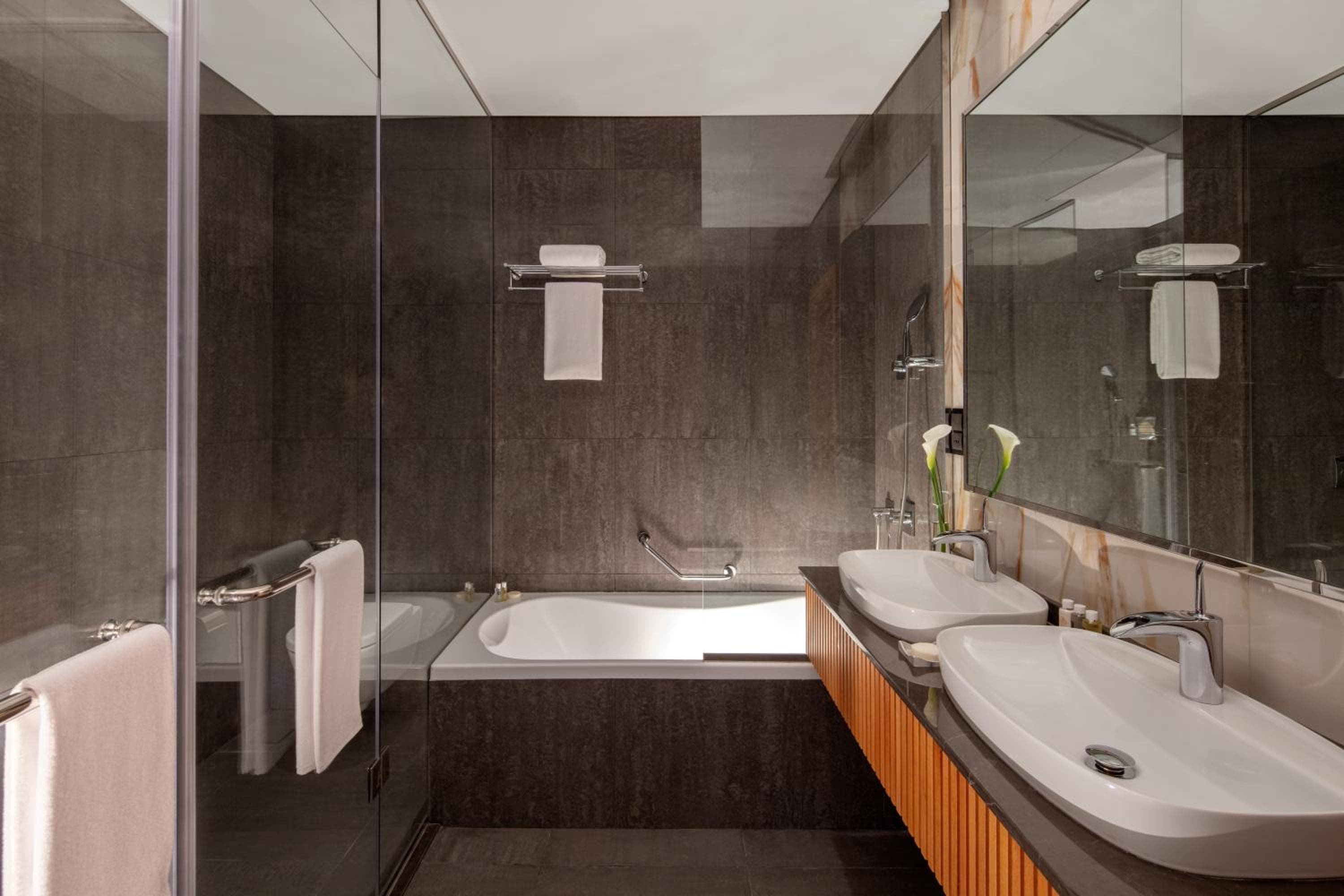 The First Collection Business Bay, Dubai, a Tribute Portfolio Hotel — 2