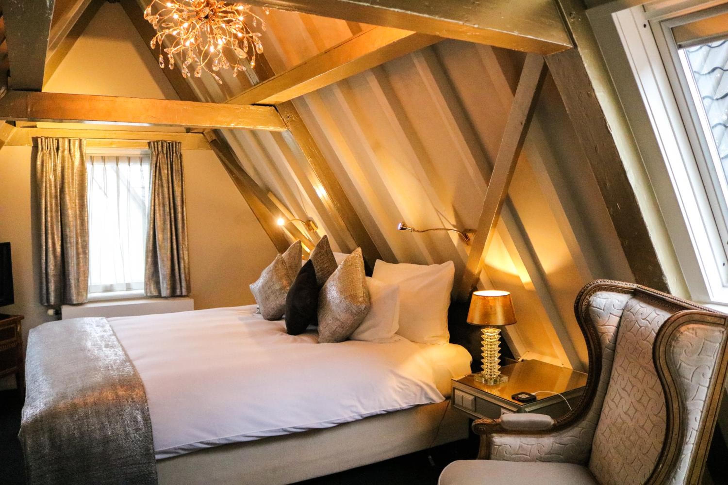 Ambassade Hotel — 23