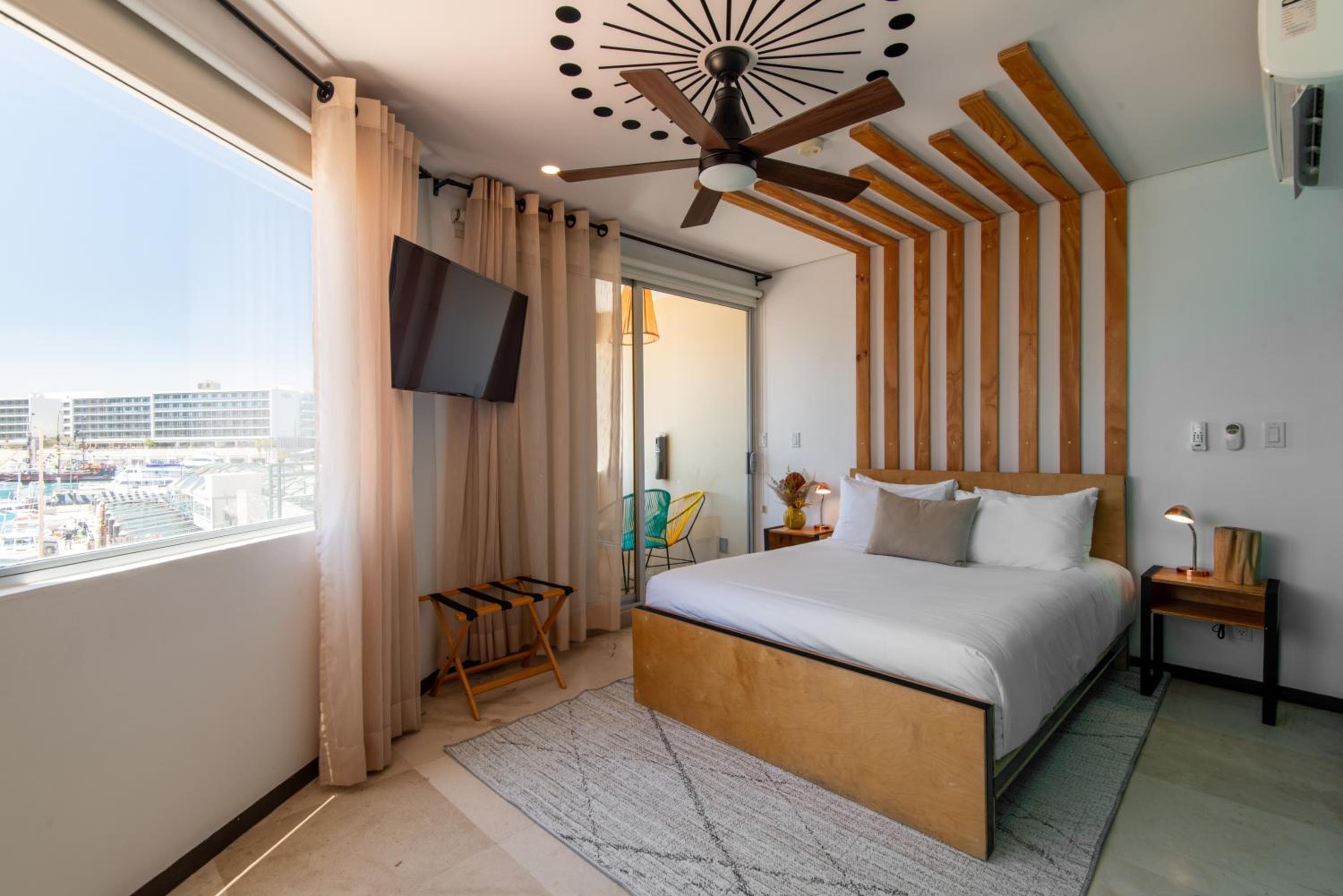 Mayan Monkey Los Cabos - Social Hostel — 9