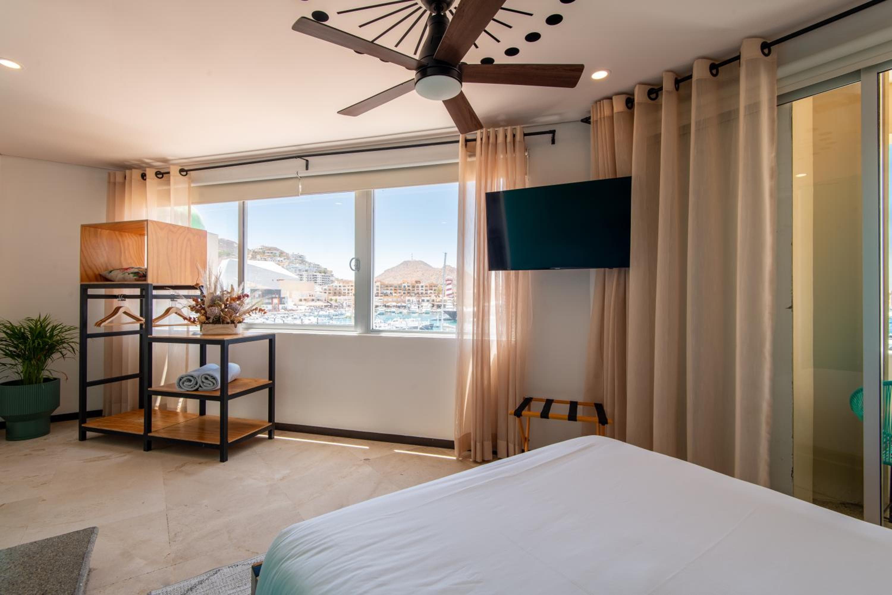 Mayan Monkey Los Cabos - Social Hostel — 28