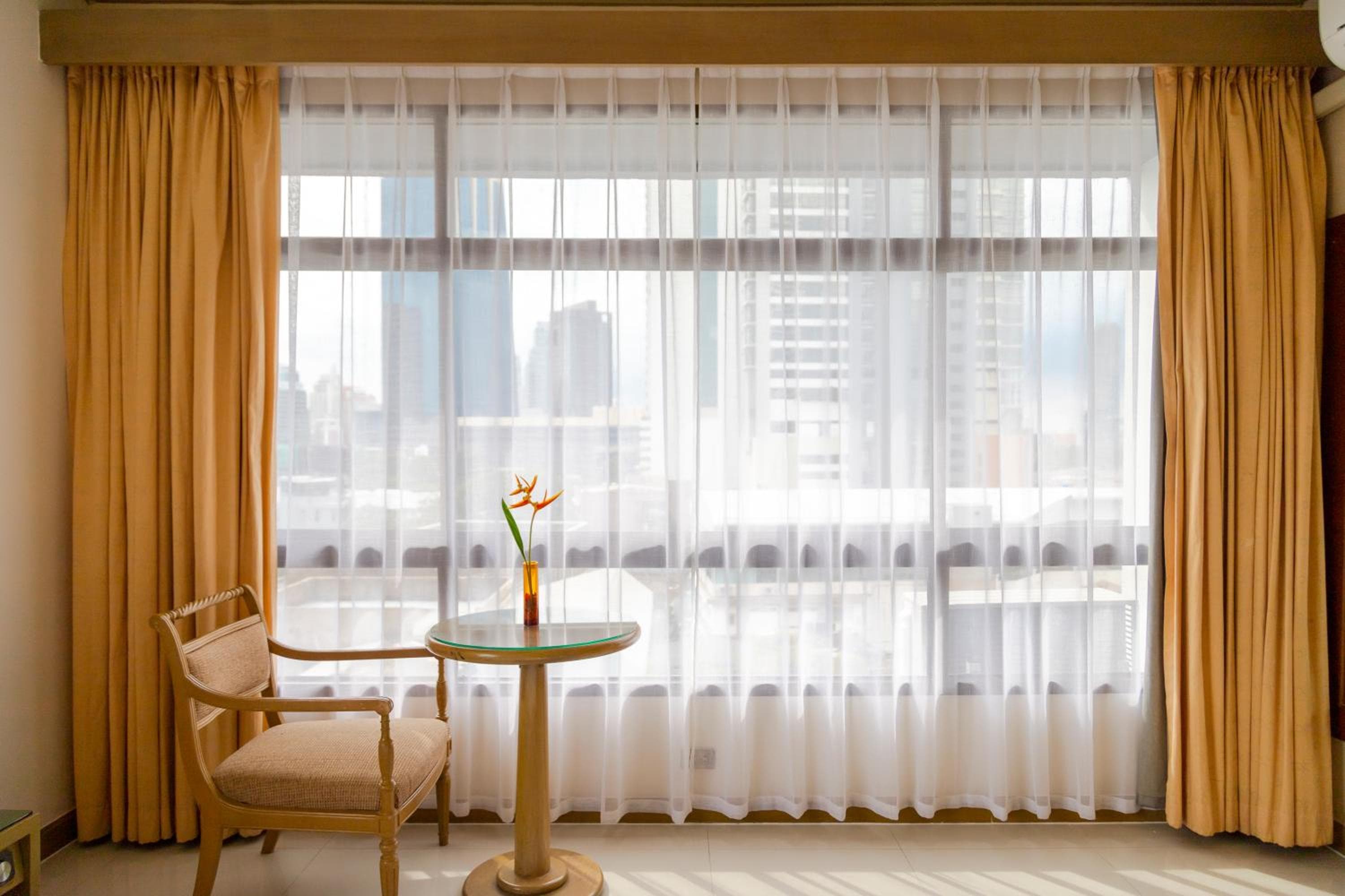 Pinnacle Lumpinee Park Hotel — 12