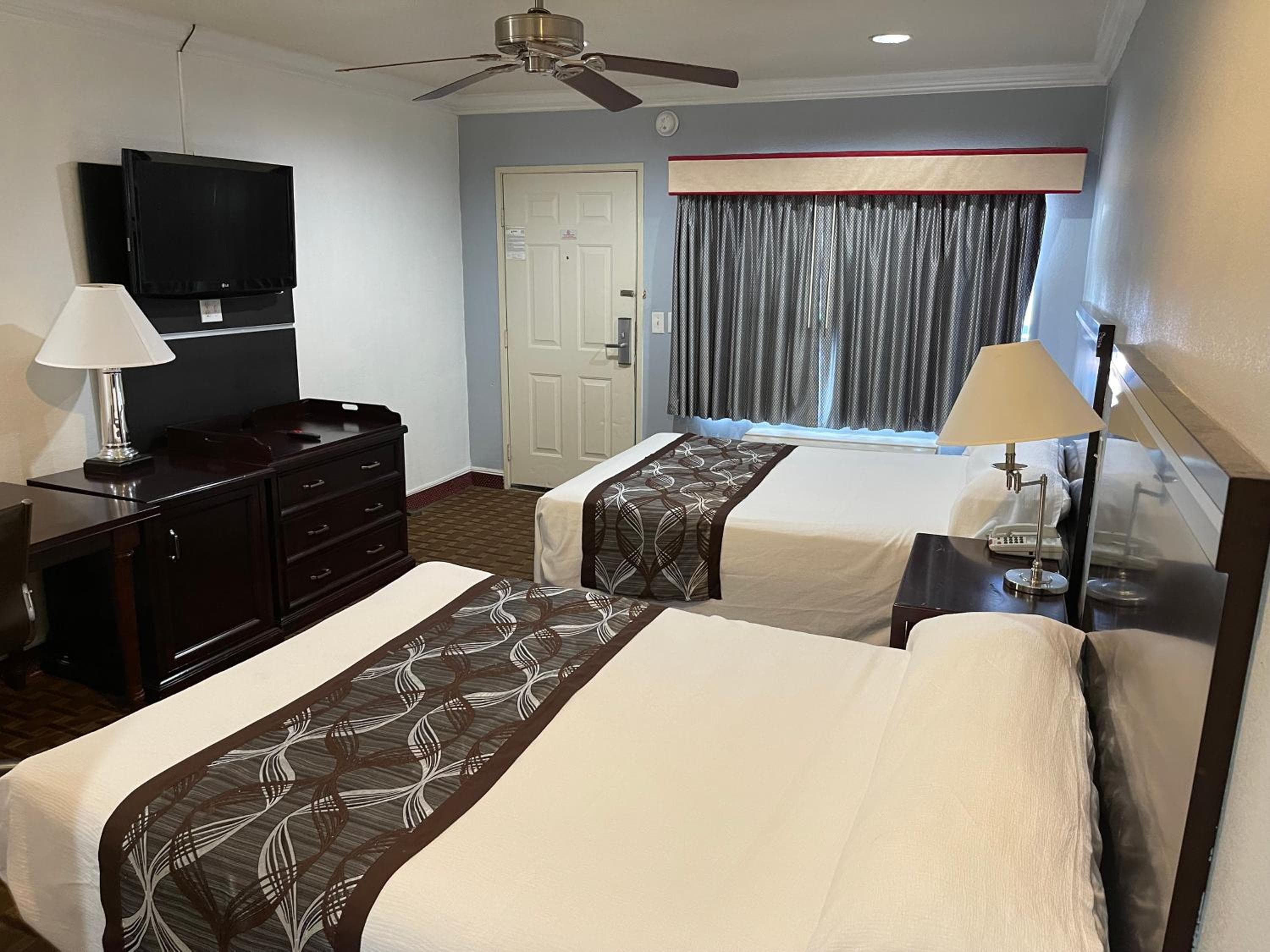 Hollywood Guest Inn — 14