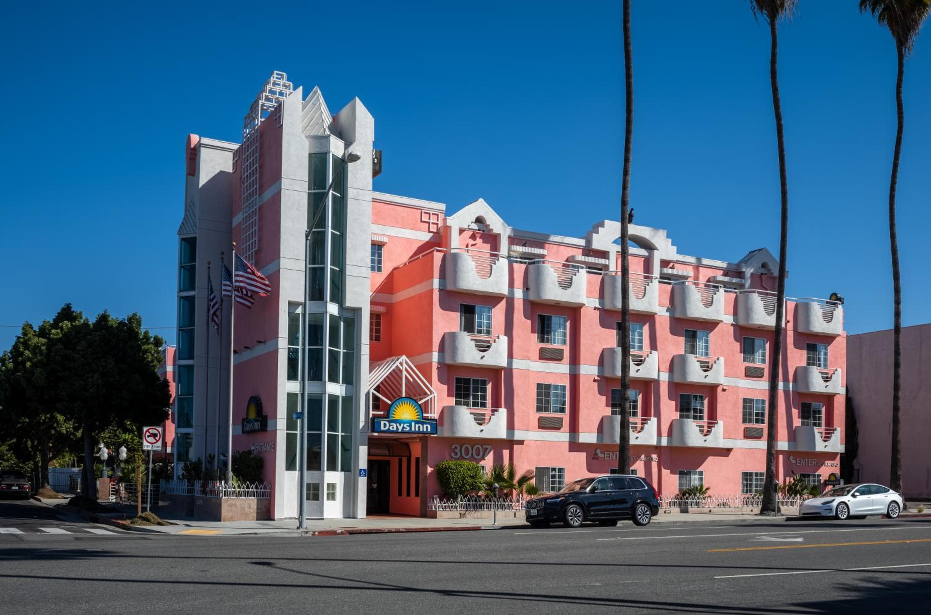Days Inn by Wyndham Santa Monica — 23