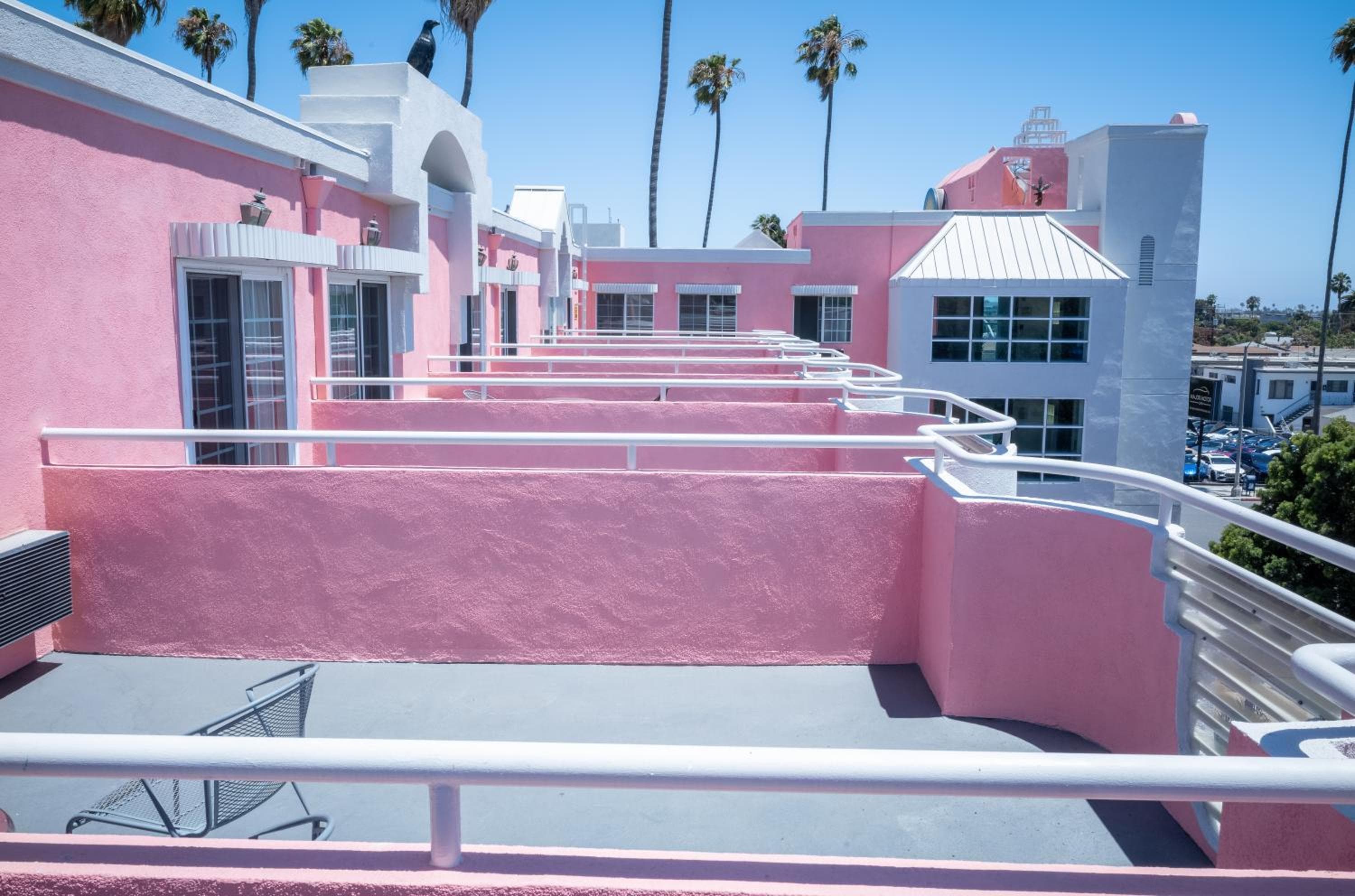 Days Inn by Wyndham Santa Monica — 13