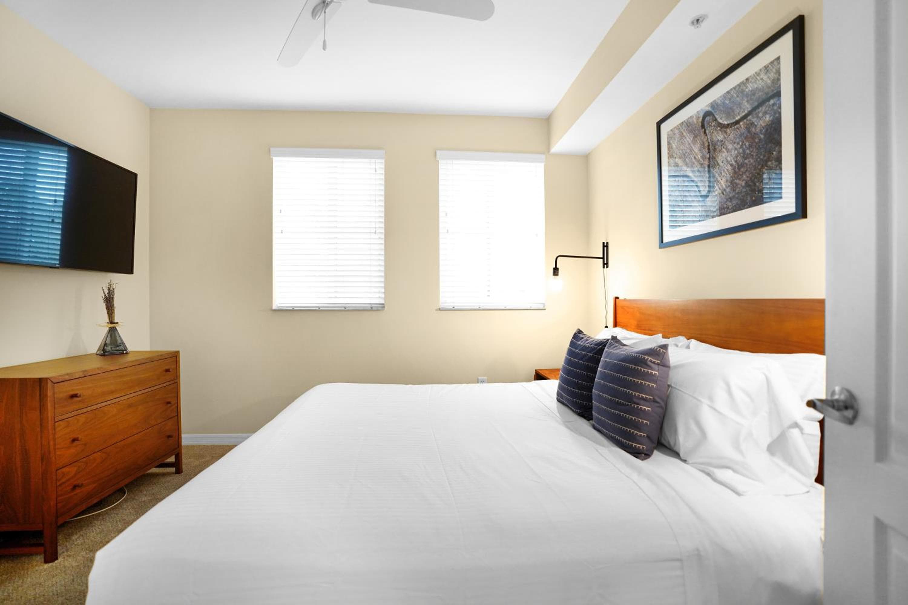 Dharma Home Suites South Miami at Red Road Commons — 3