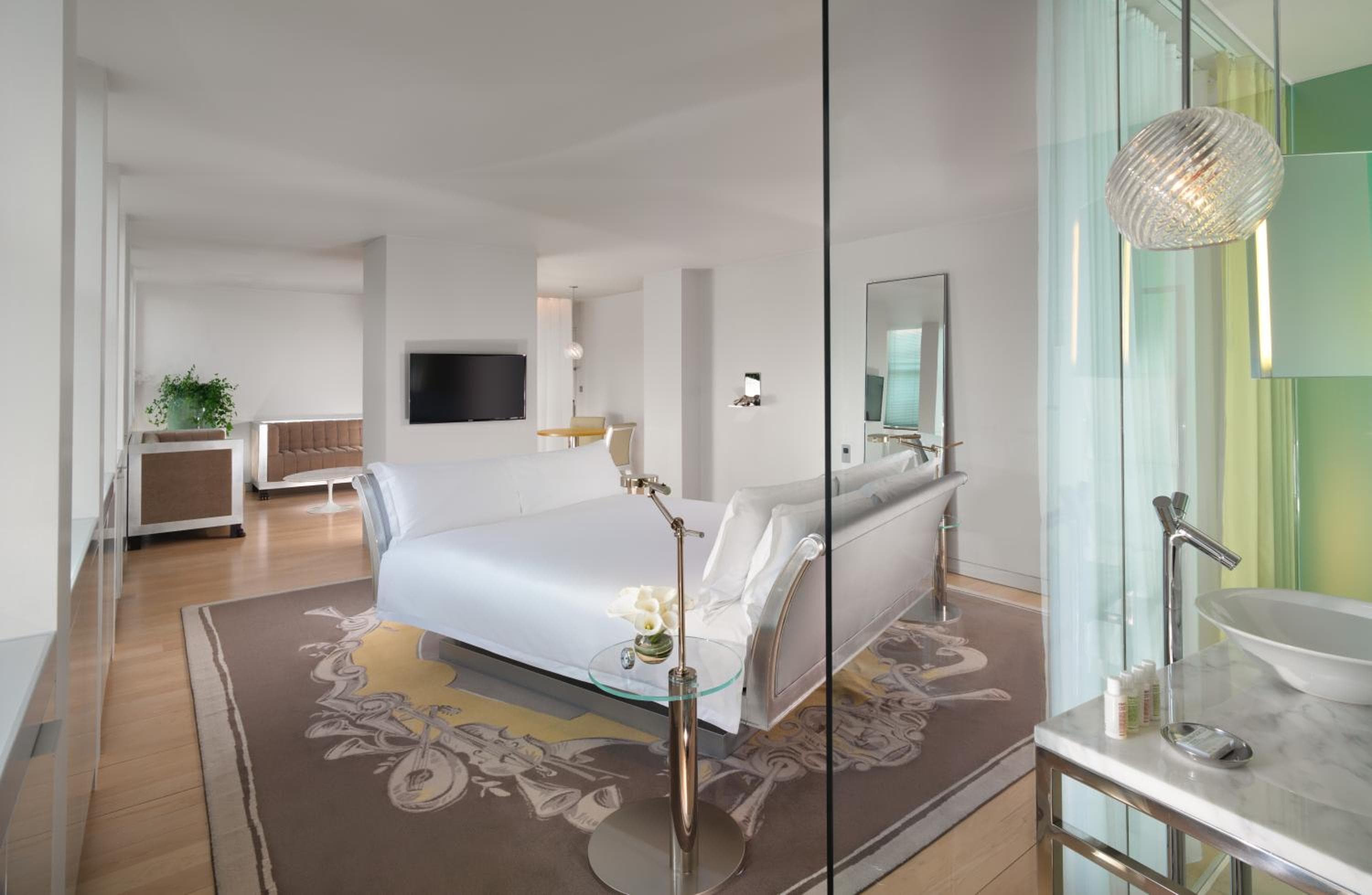 Sanderson London — 22
