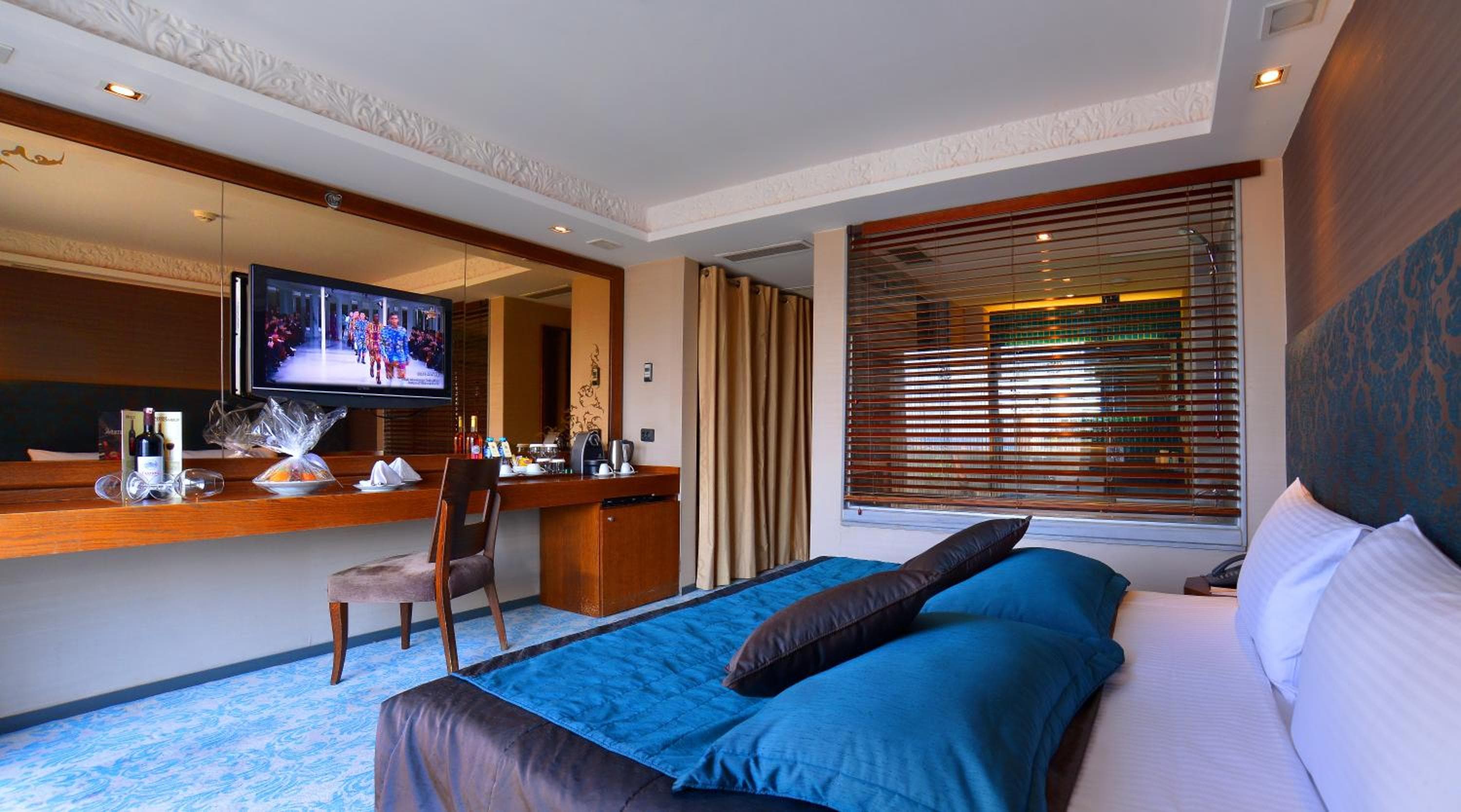 Pera Tulip Hotel — 8