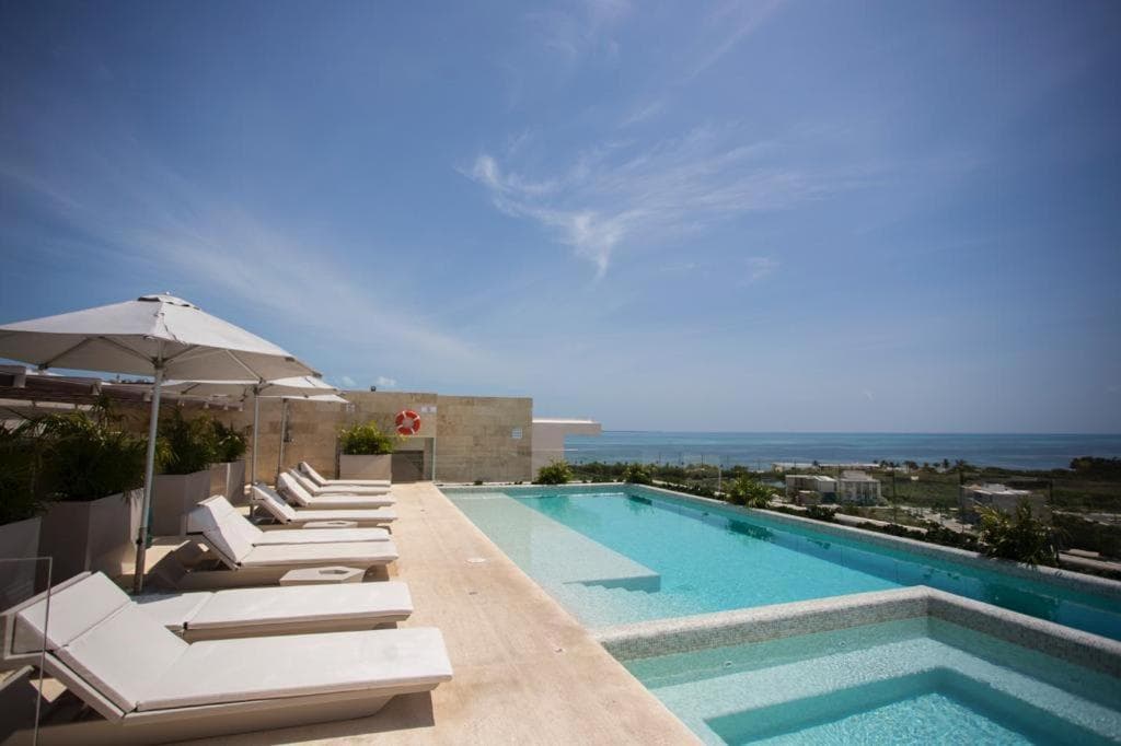Luxury 3 BR Condo rooftop pool, near the beach — 9