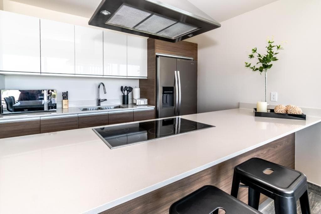 Luxury 3 BR Condo rooftop pool, near the beach — 19