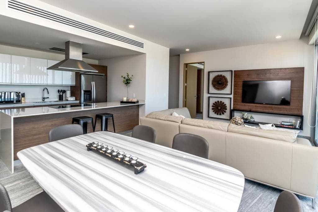 Luxury 3 BR Condo rooftop pool, near the beach — 17