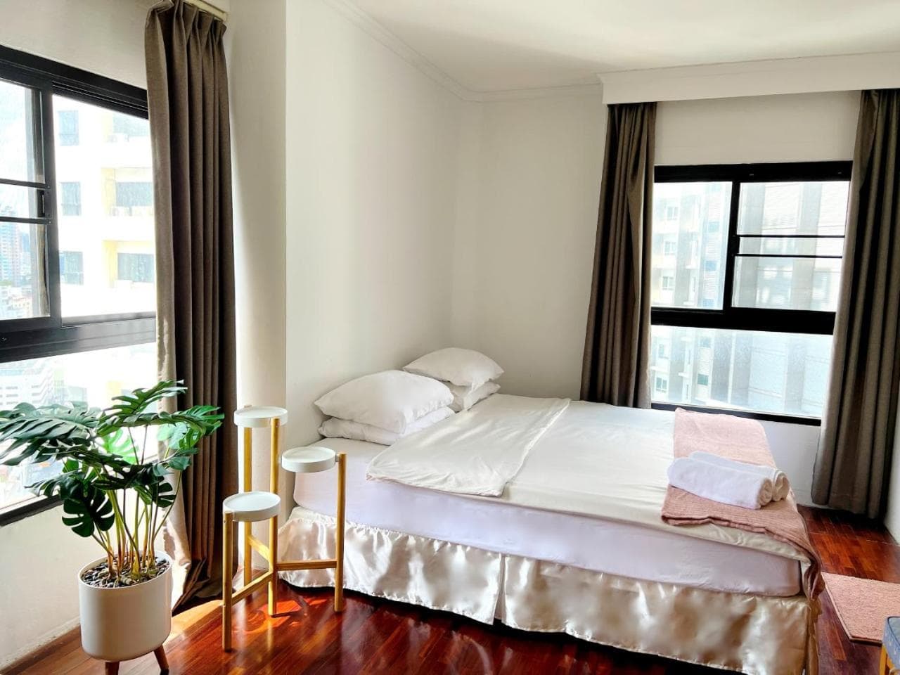 Center Bangkok Suite next to Platinum mall — 22