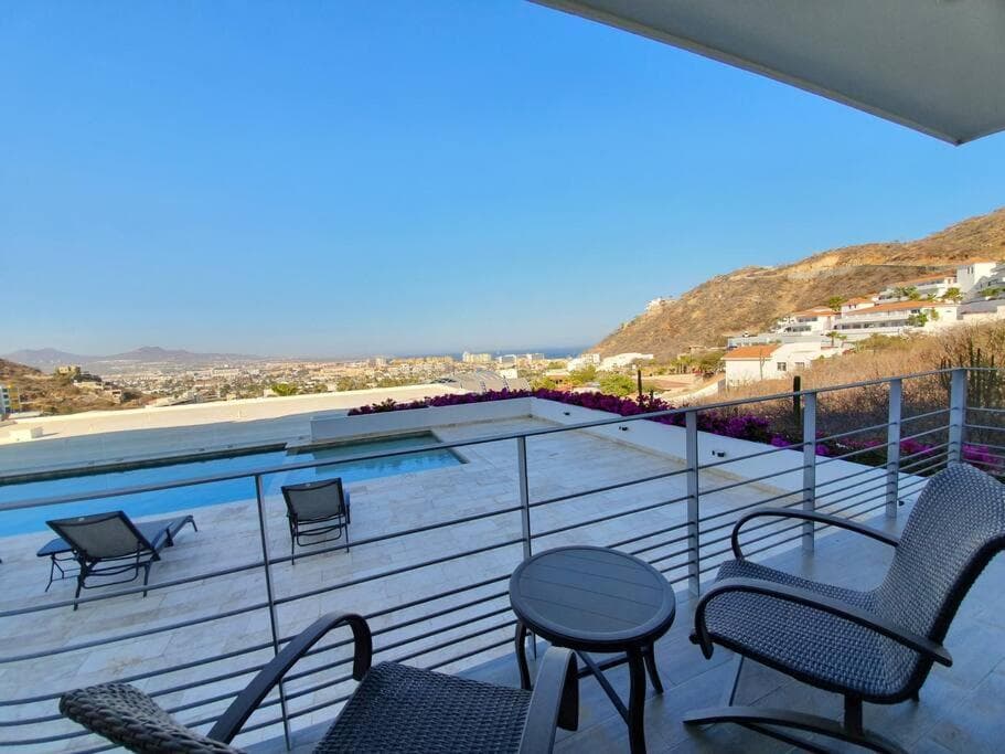 BEAUTIFUL OCEAN VIEW CONDO, 3BR 3.5 BT — 4