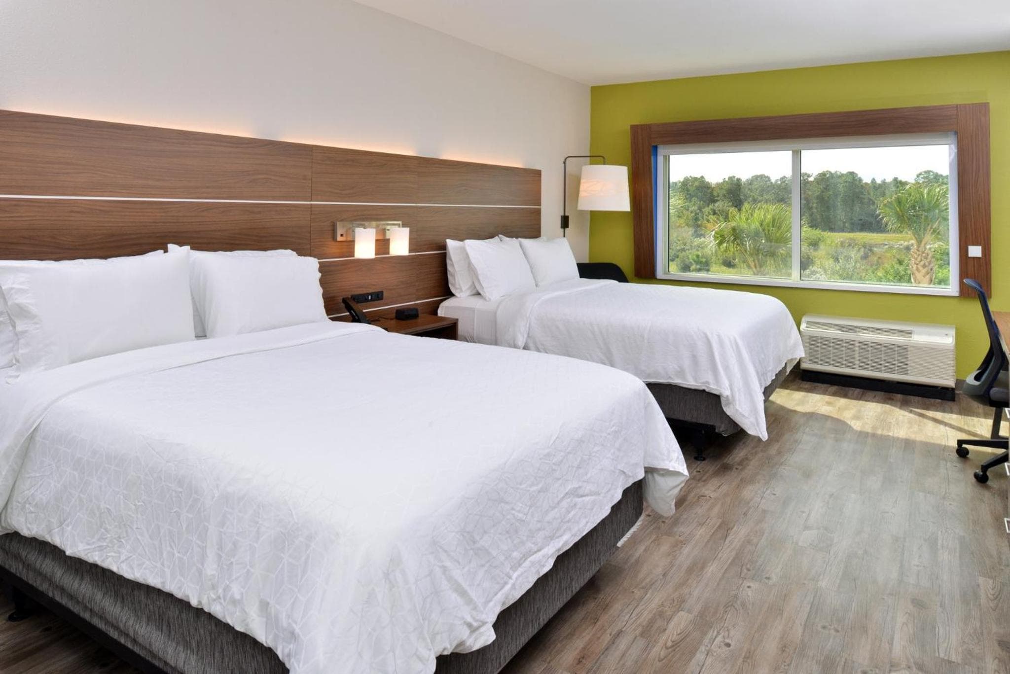 Holiday Inn Express Orlando - South Park by IHG — 4