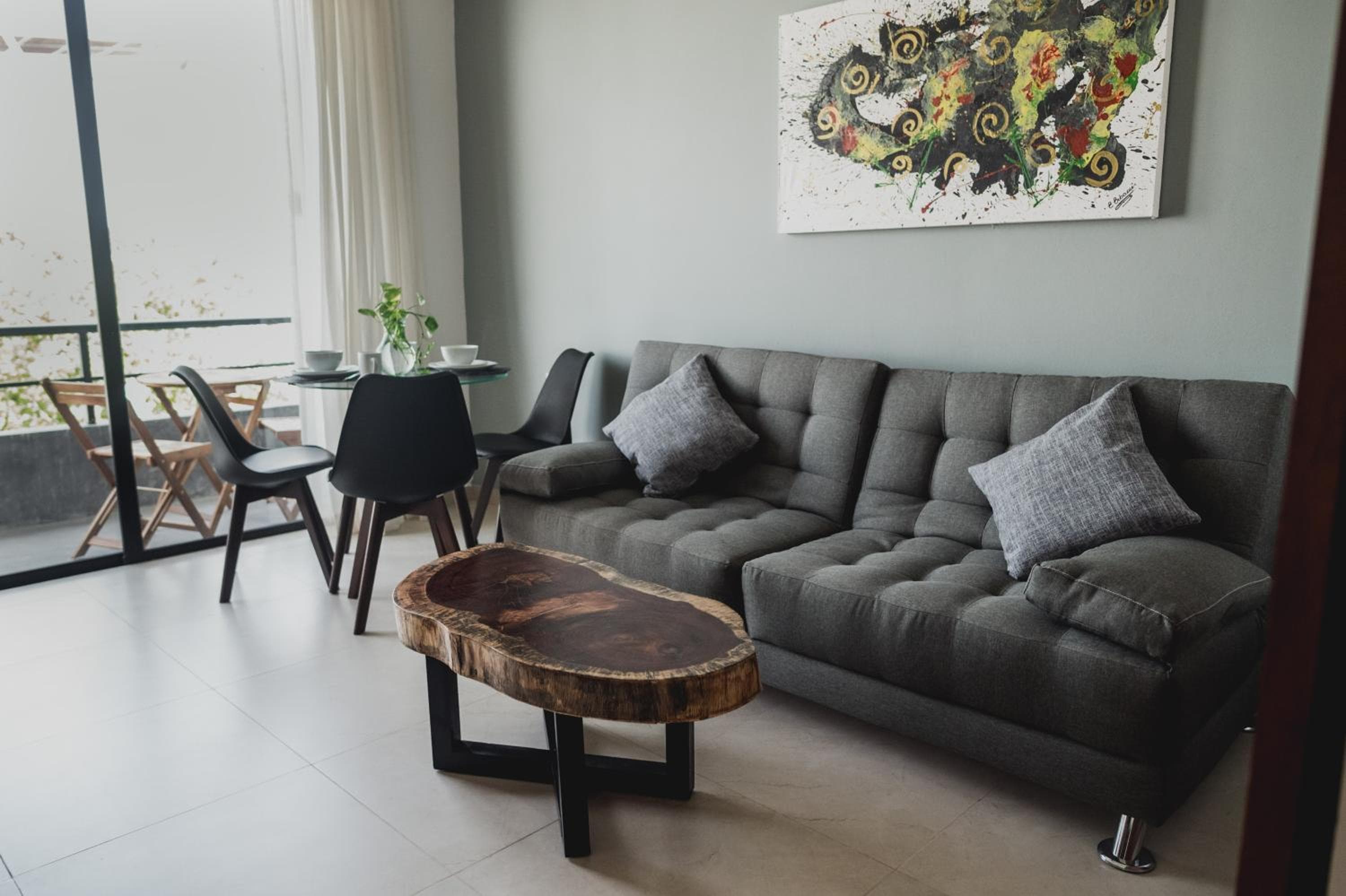 Ah Xok Suiten — 20