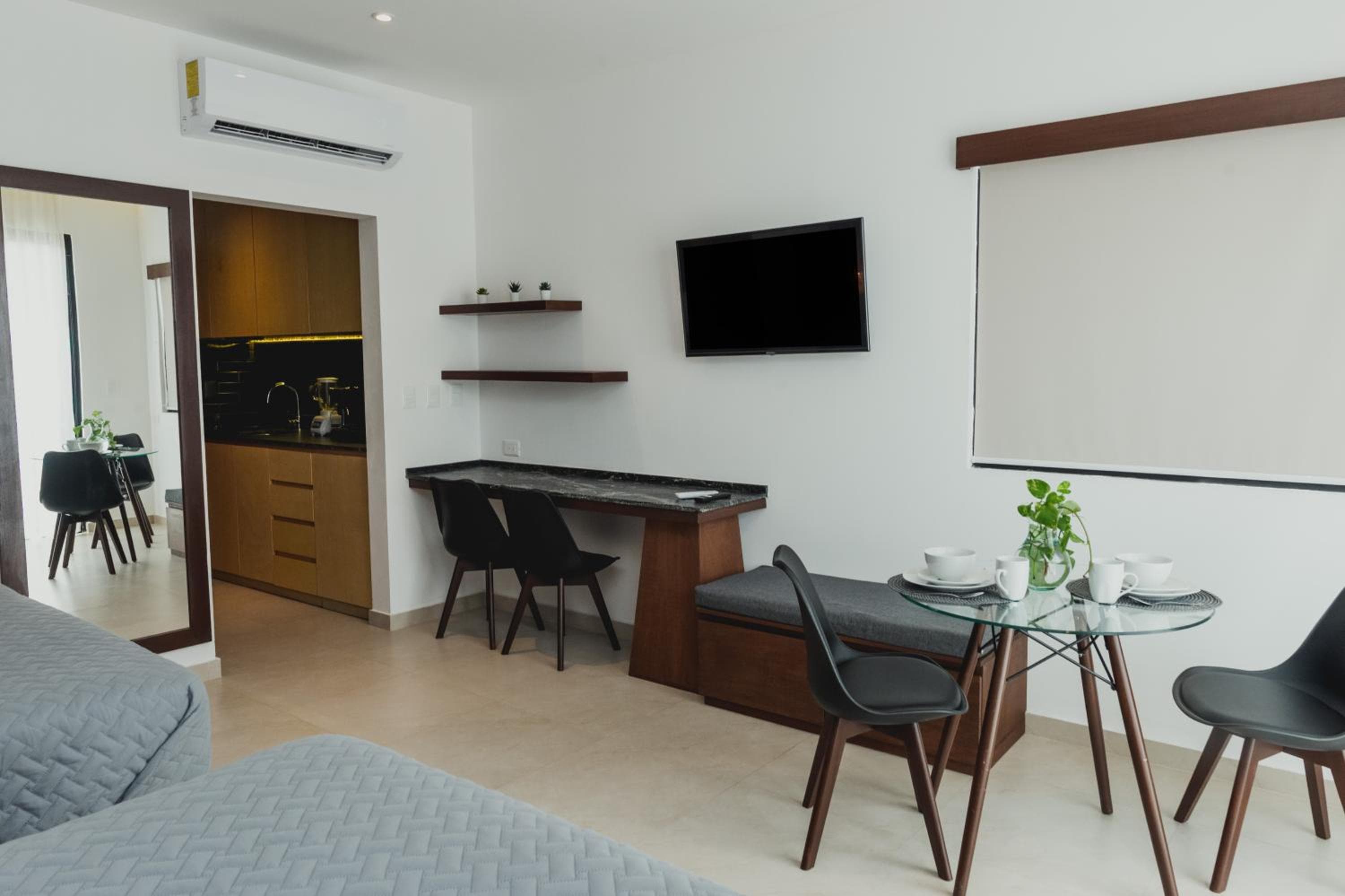 Ah Xok Suiten — 22