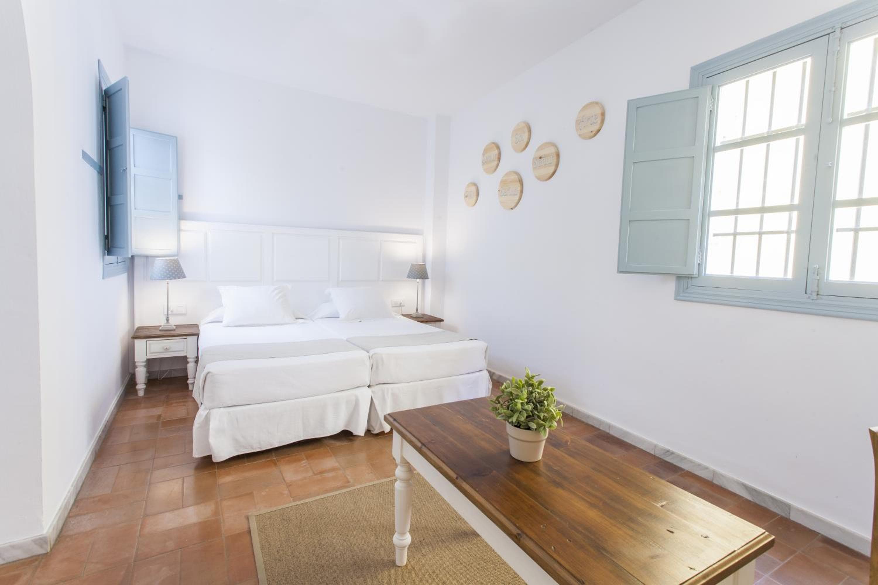 Apartamentos Suites Santa Cruz — 2