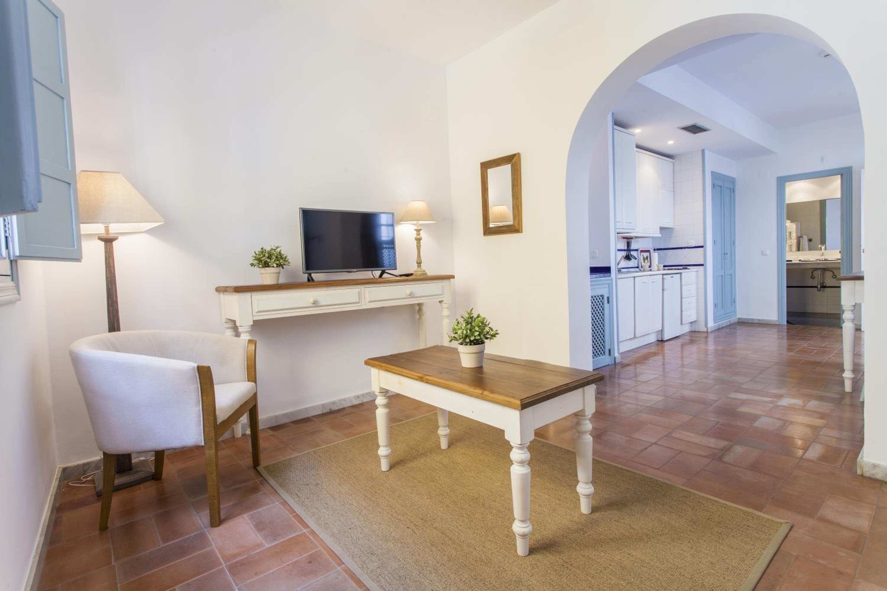 Apartamentos Suites Santa Cruz — 10