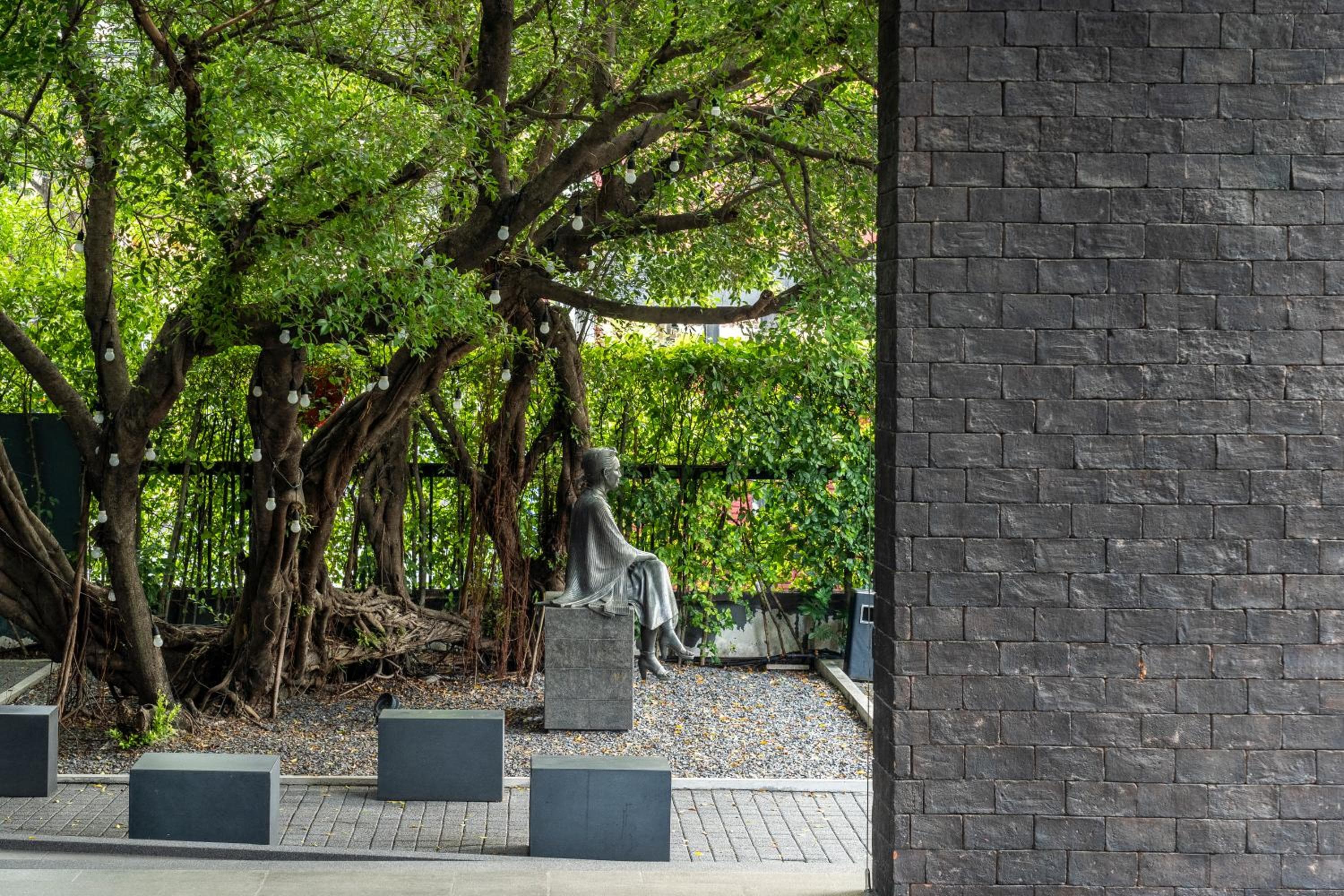 Theatre Residence — 2