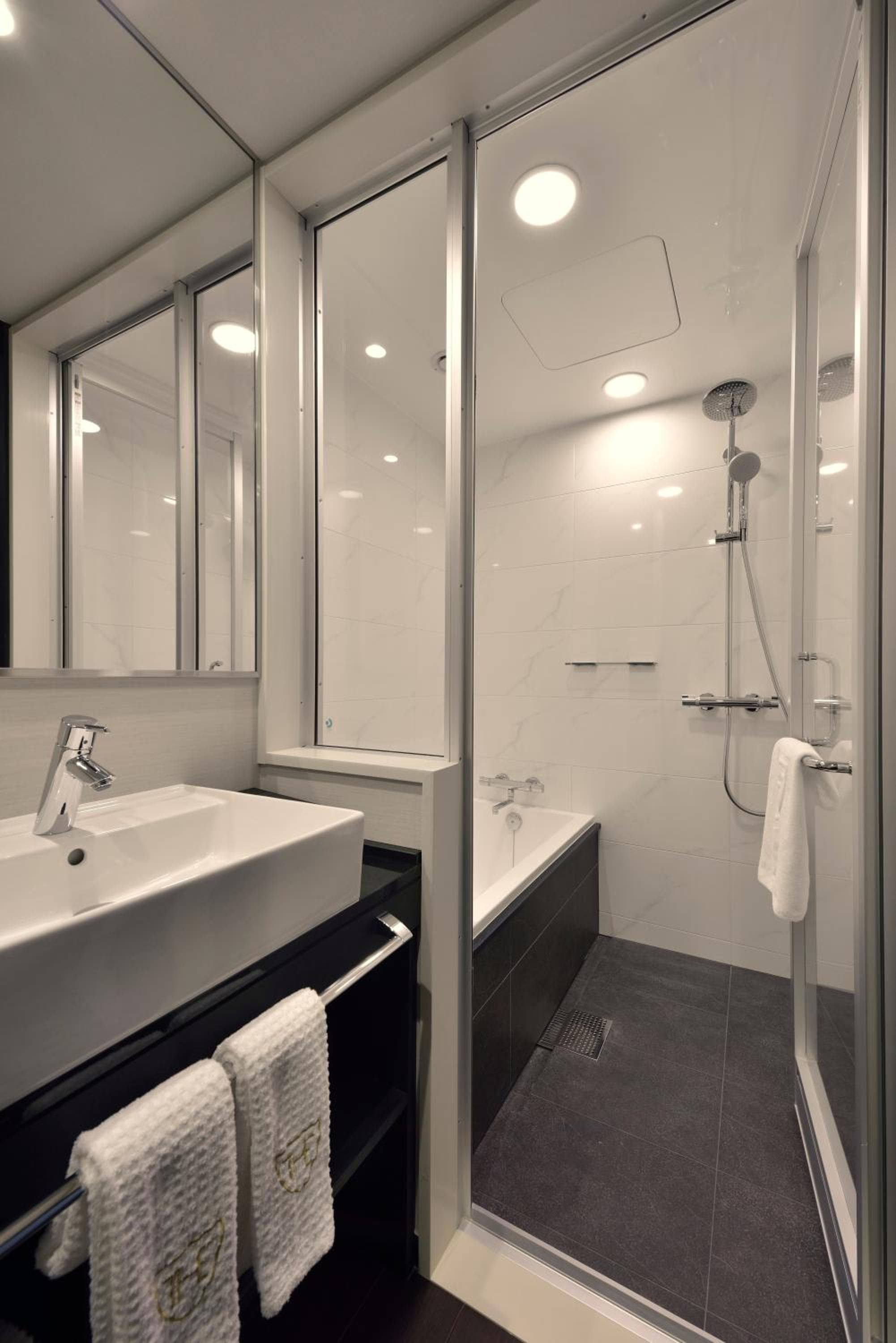 The Royal Park Hotel Tokyo Haneda Airport Terminal 3 hotel, Ota-ku Haneda Airport 2-6-5, Tokyo, Japan — photo 11