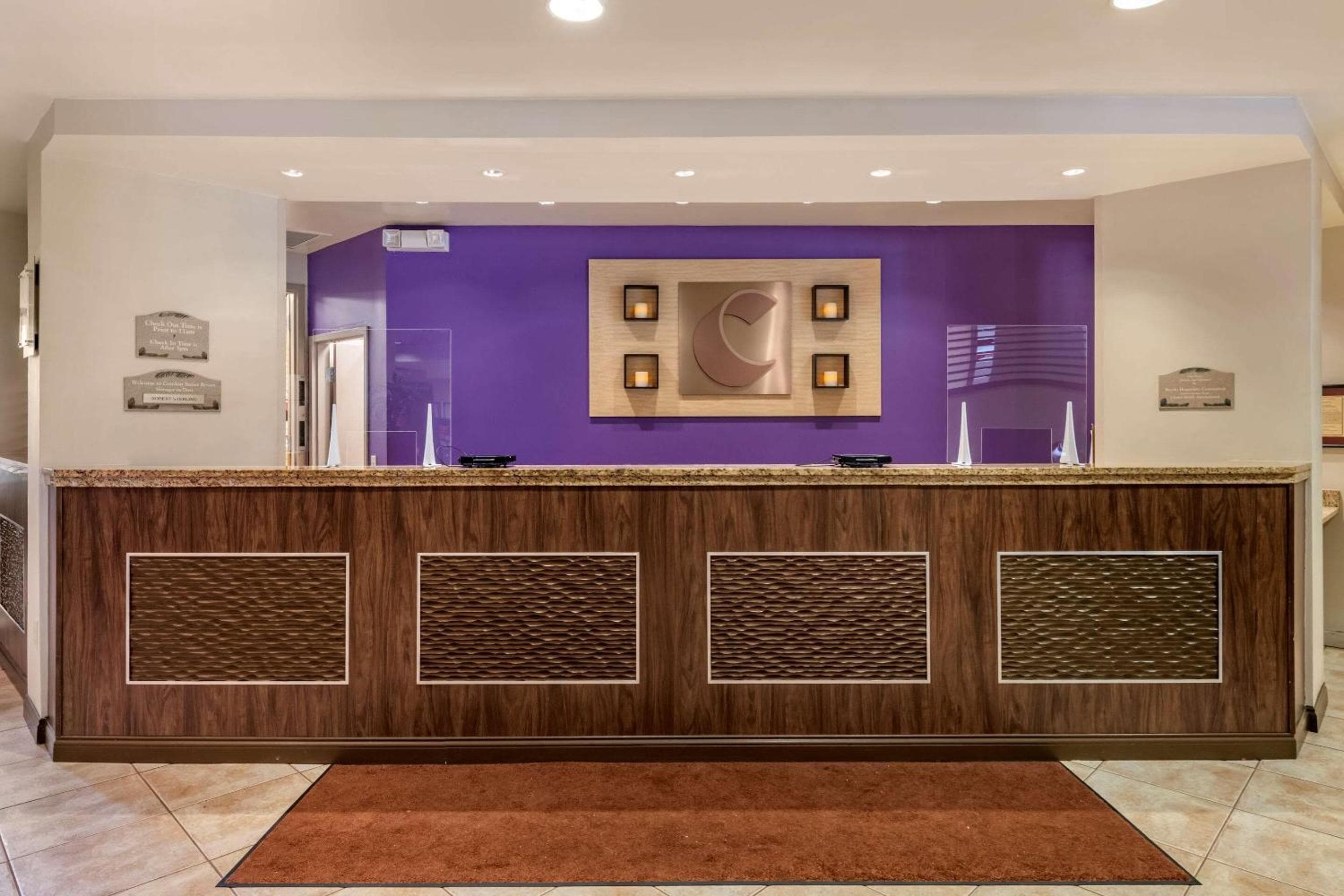 Comfort Suites Maingate East — 6