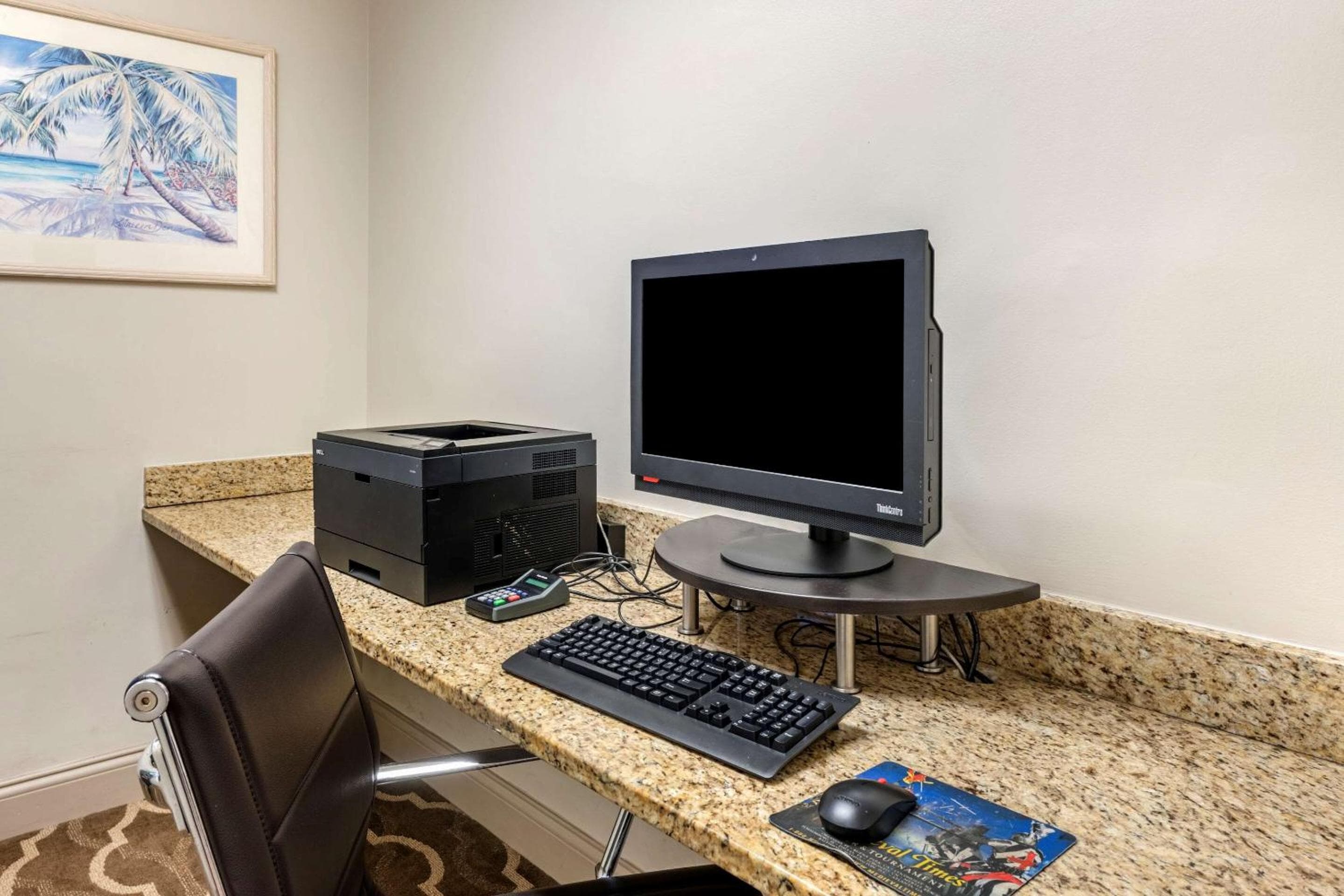 Comfort Suites Maingate East — 20