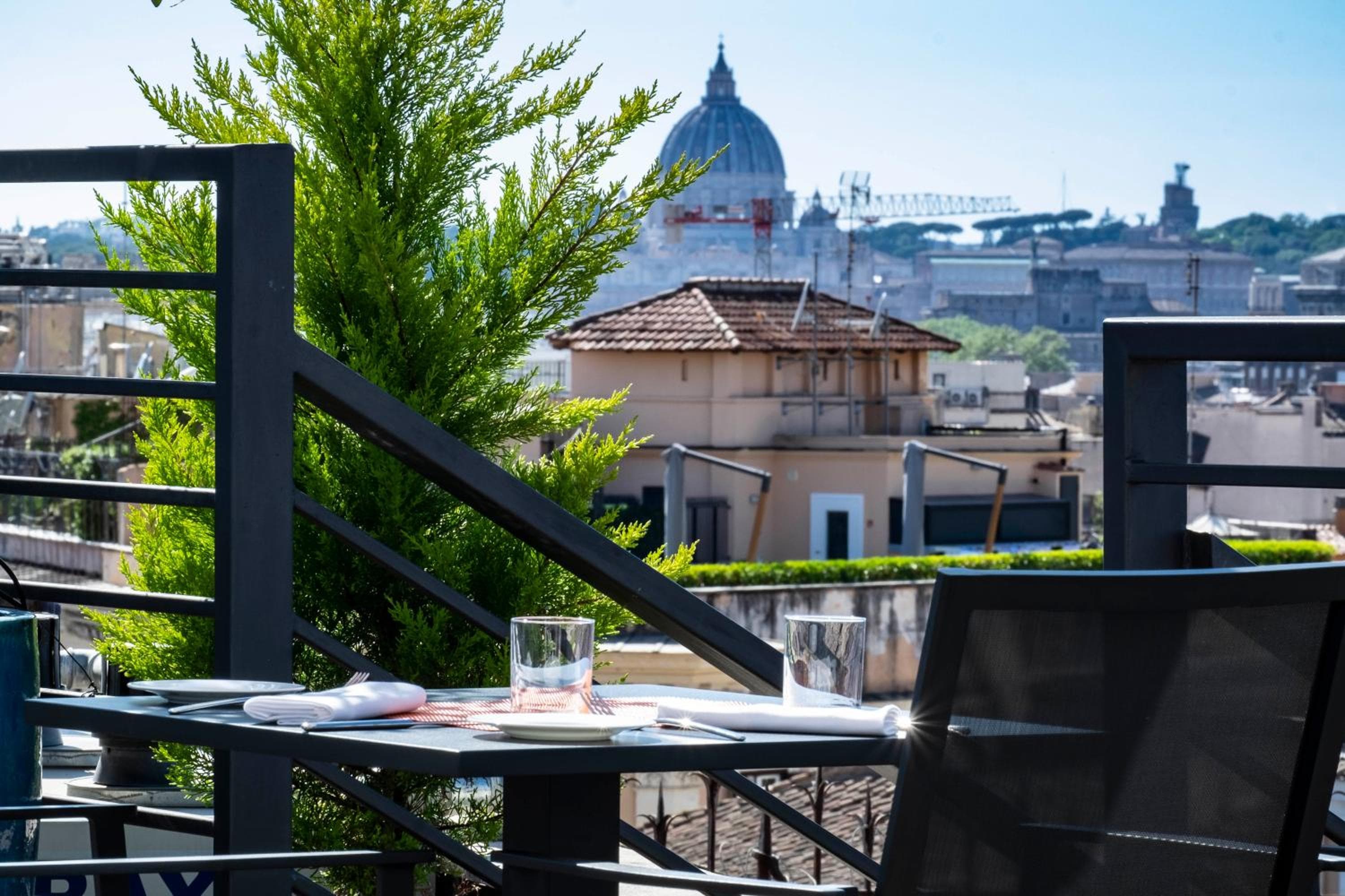 U-Visionary Roma Hotel — 22