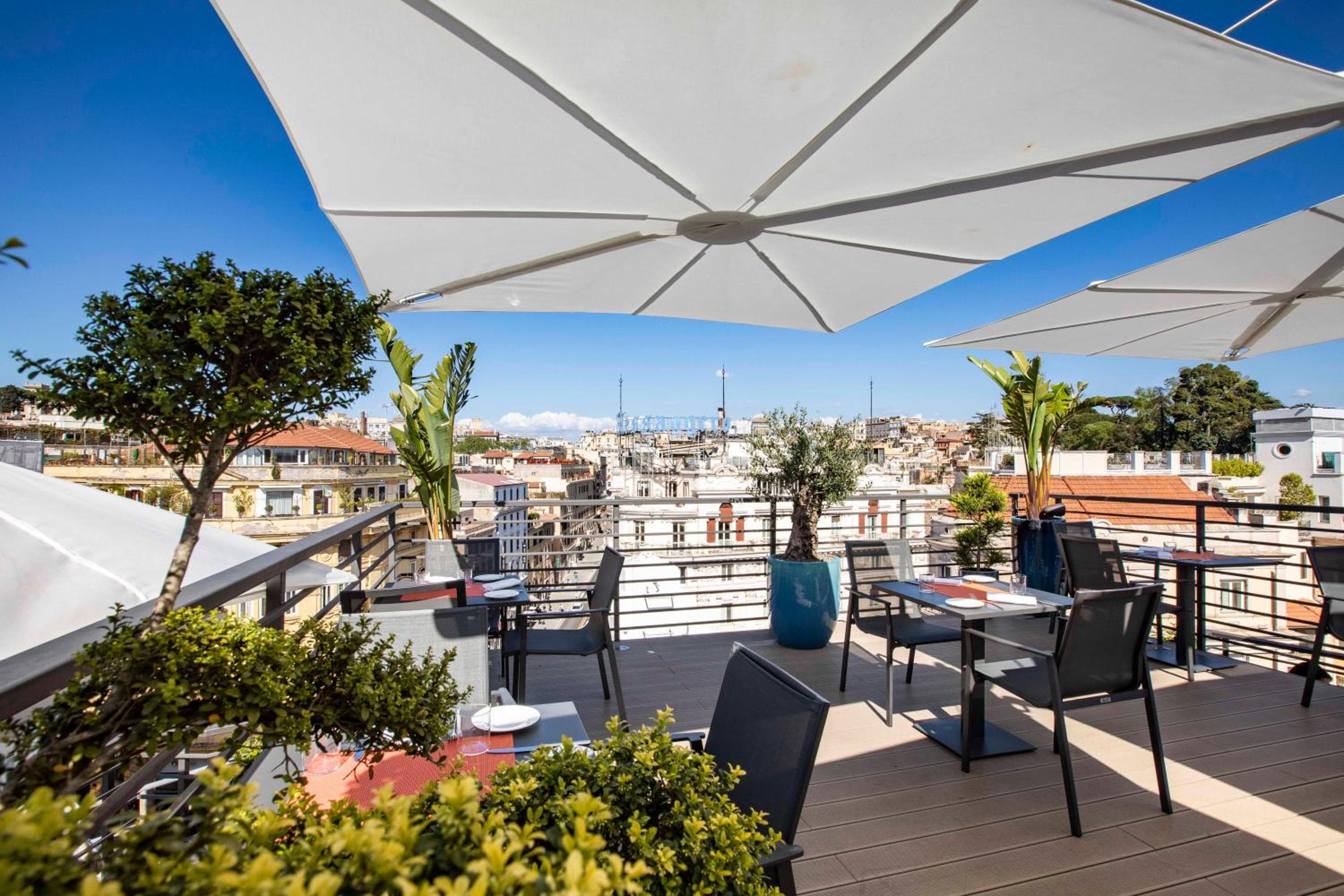 U-Visionary Roma Hotel — 9