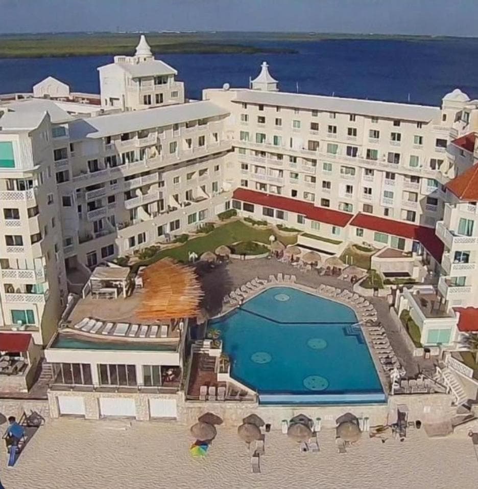 Cancun Plaza Condo Ocean front — 1