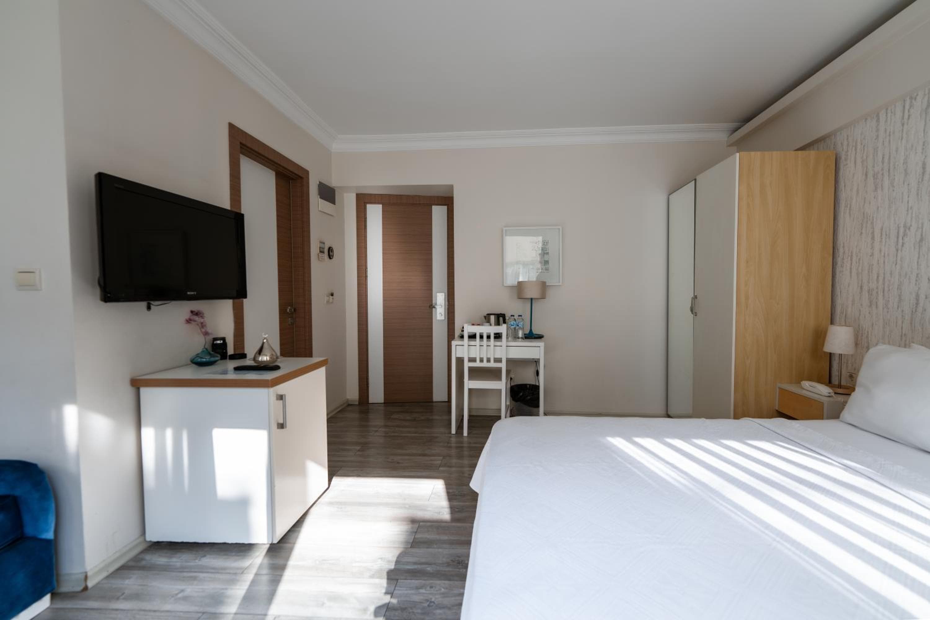 Elanaz Hotel — 13
