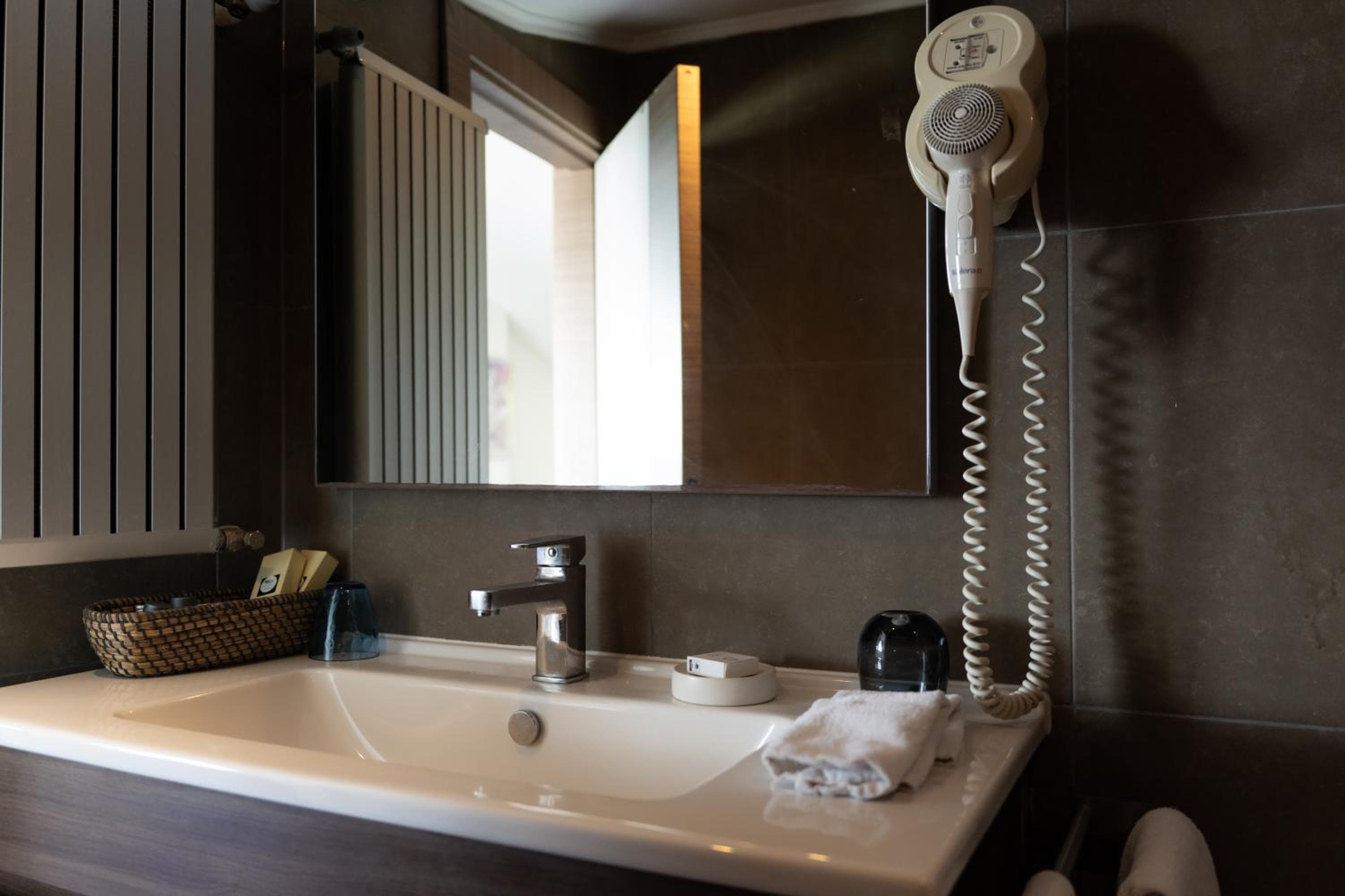 Elanaz Hotel — 30