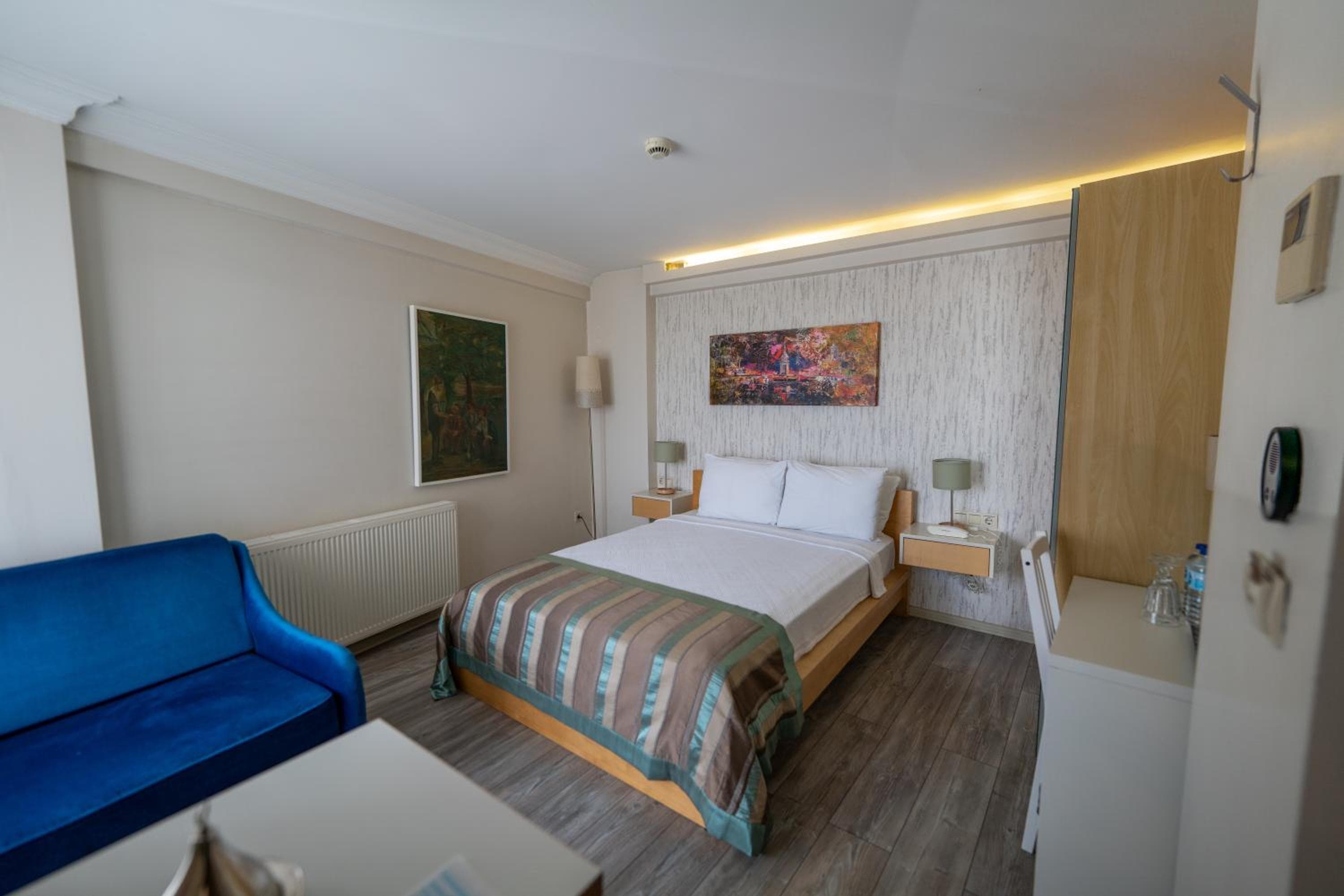 Elanaz Hotel — 12