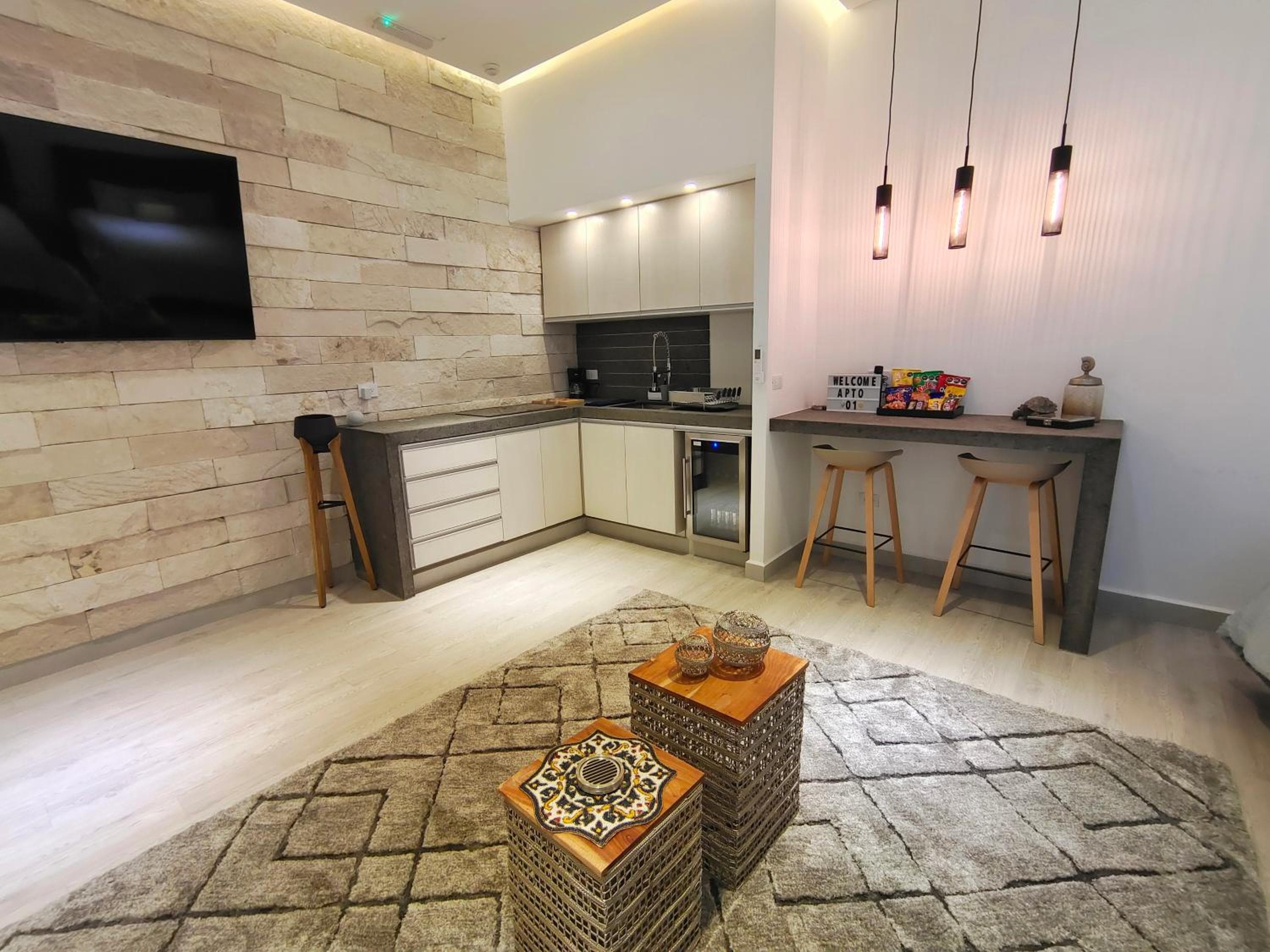 1st Luxury Warehouse — 15