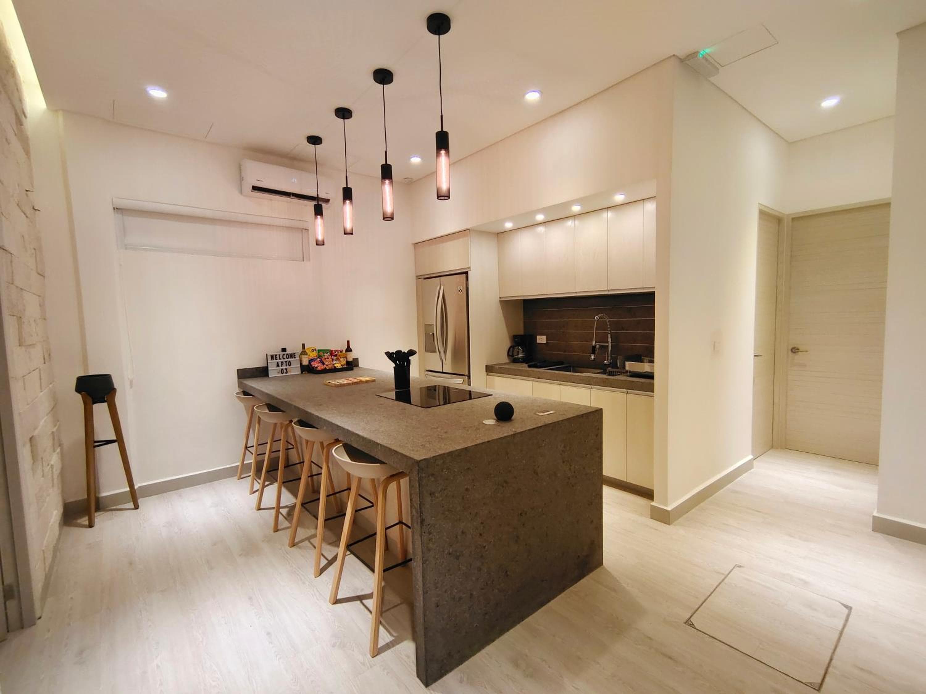 1st Luxury Warehouse — 19