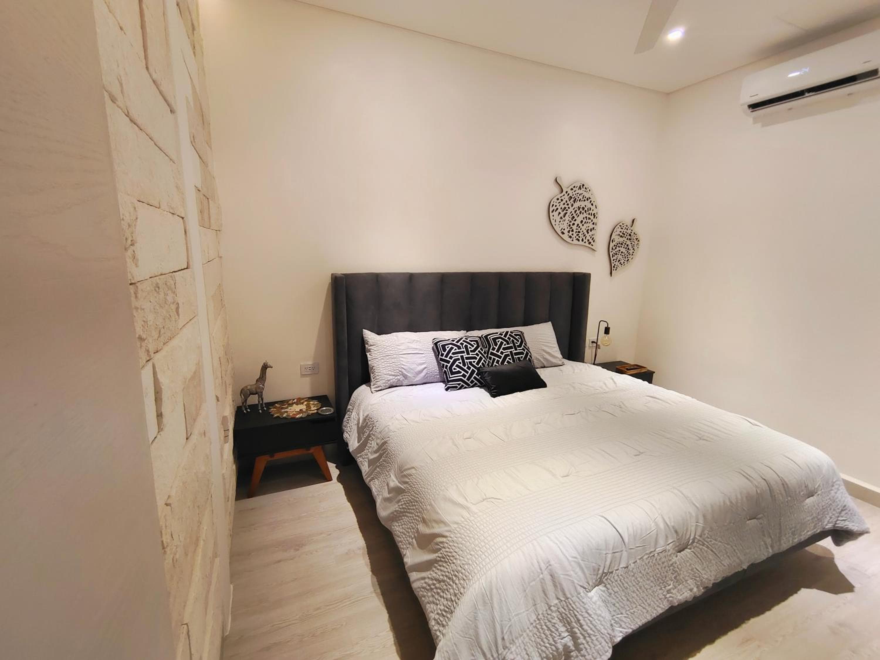 1st Luxury Warehouse — 26