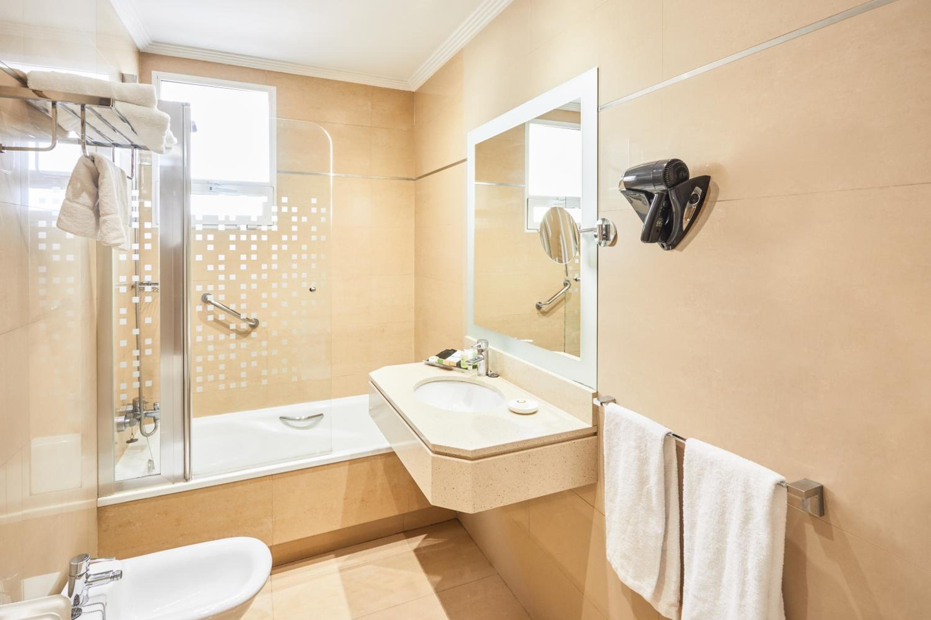Hotel Casón del Tormes by HappyCulture — 9