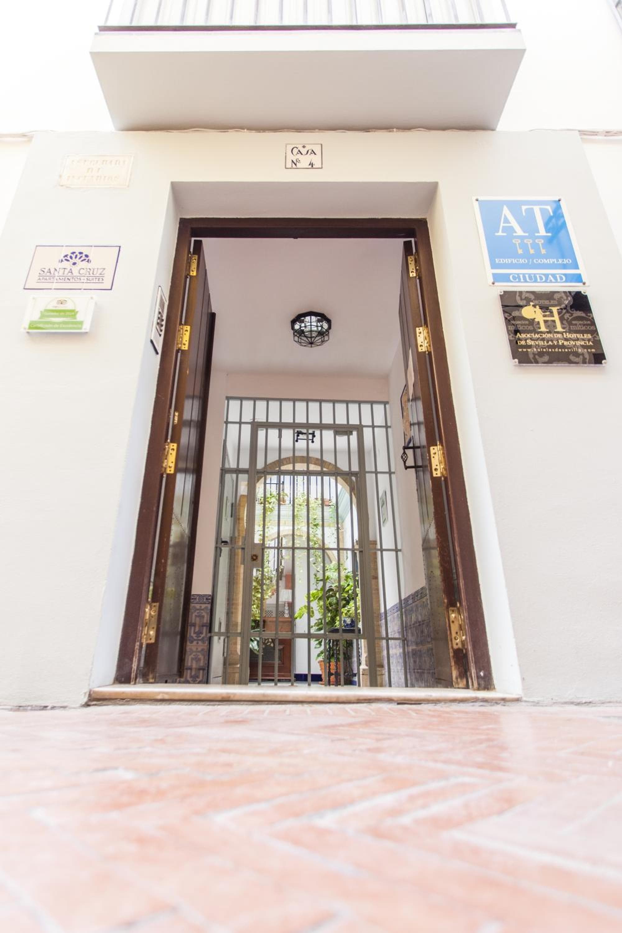 Apartamentos Suites Santa Cruz — 8