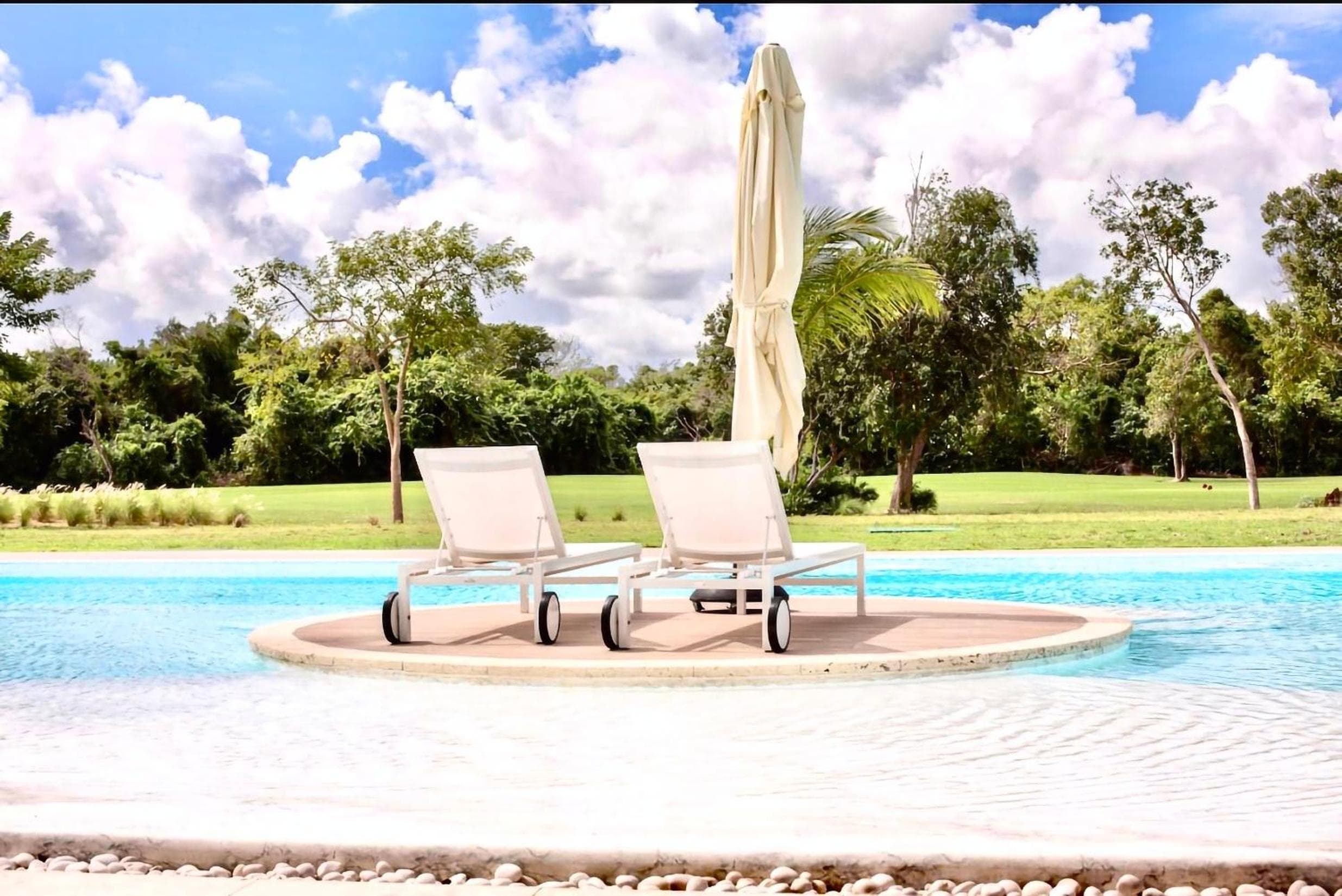 Appartamento di lusso con vista sulla piscina e sul golf — 23
