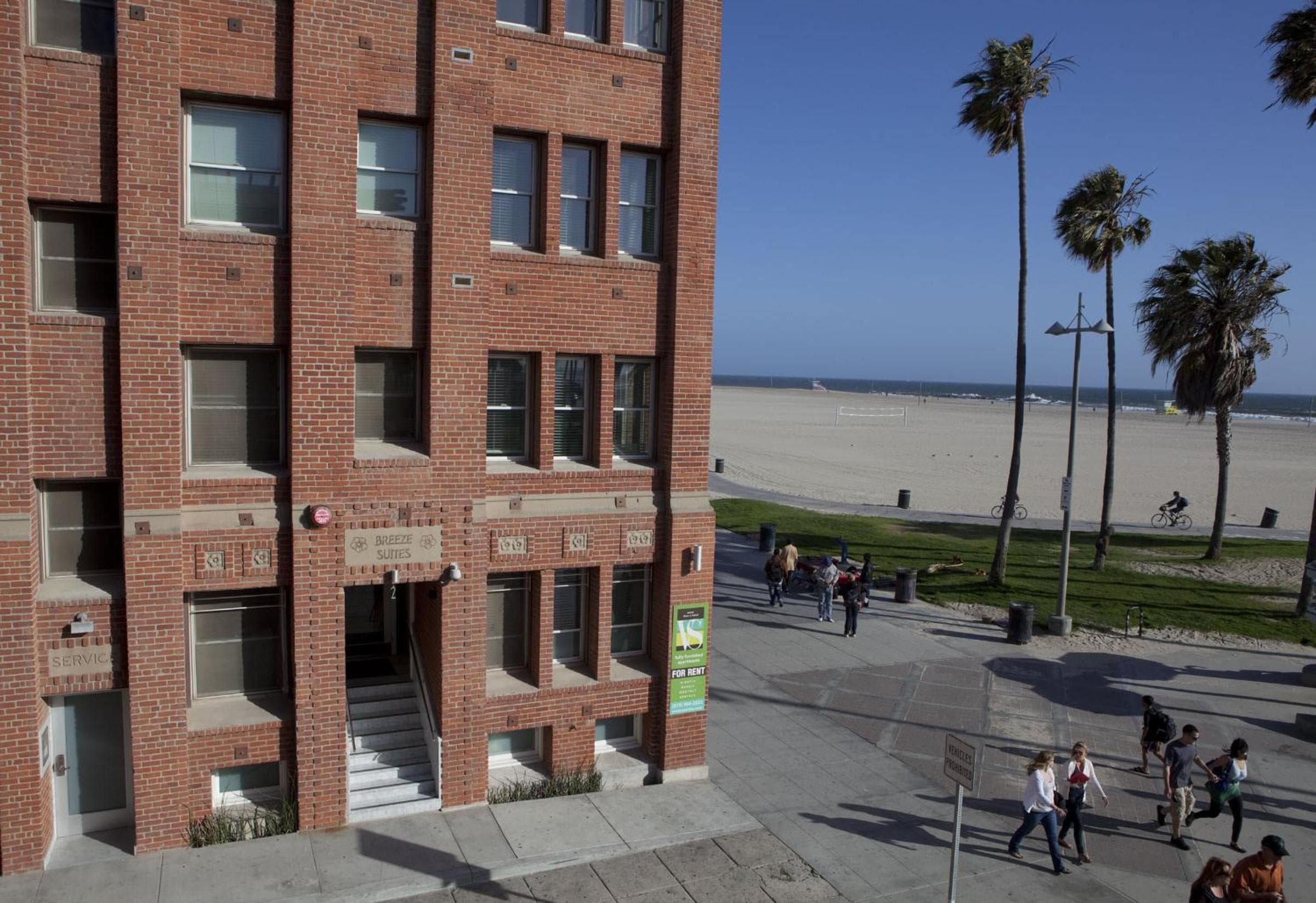 Venice Breeze Suites — 1